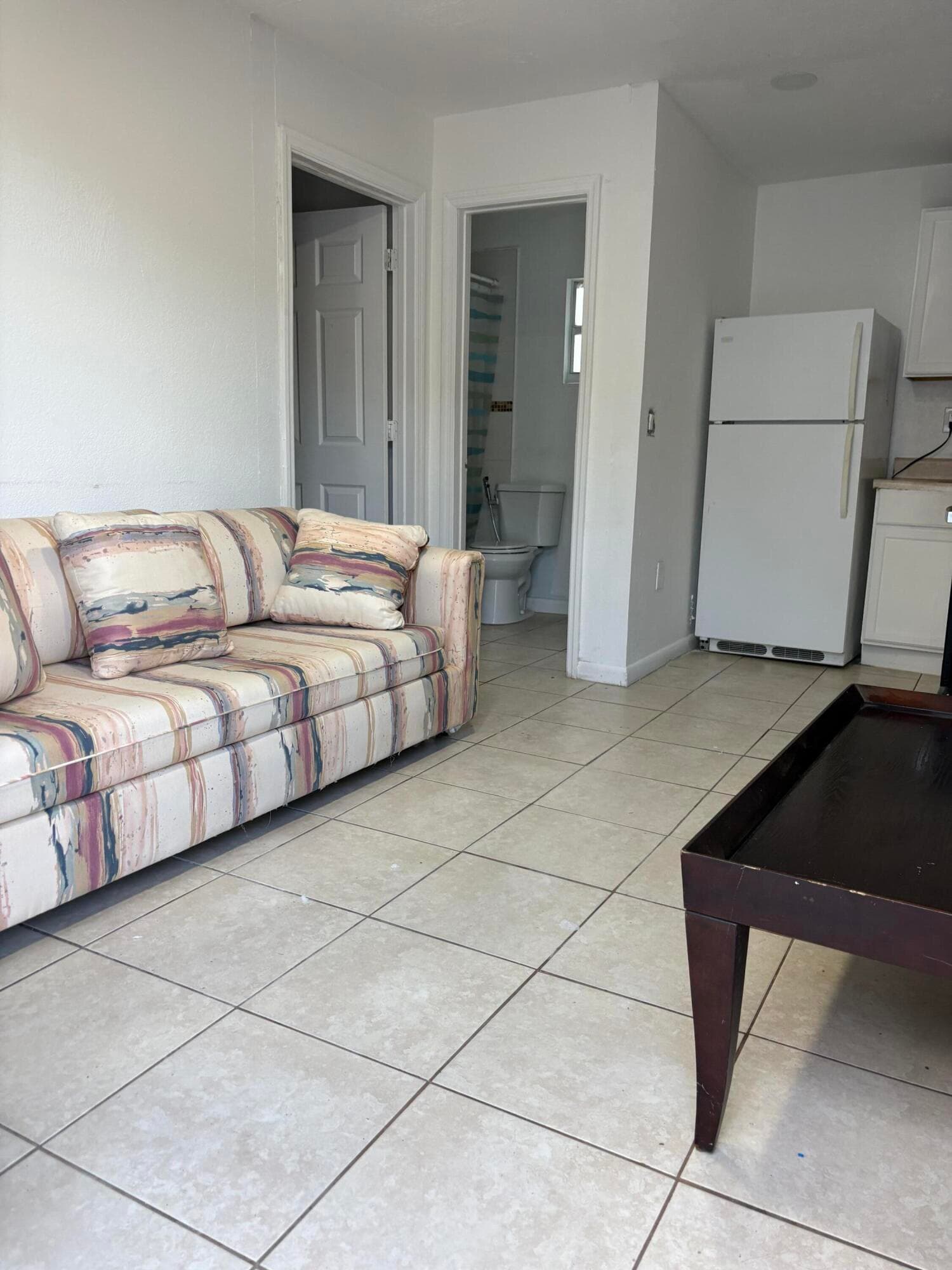 136 N 24th Avenue Rear, Hollywood, FL 33020 — photo 2 of 11