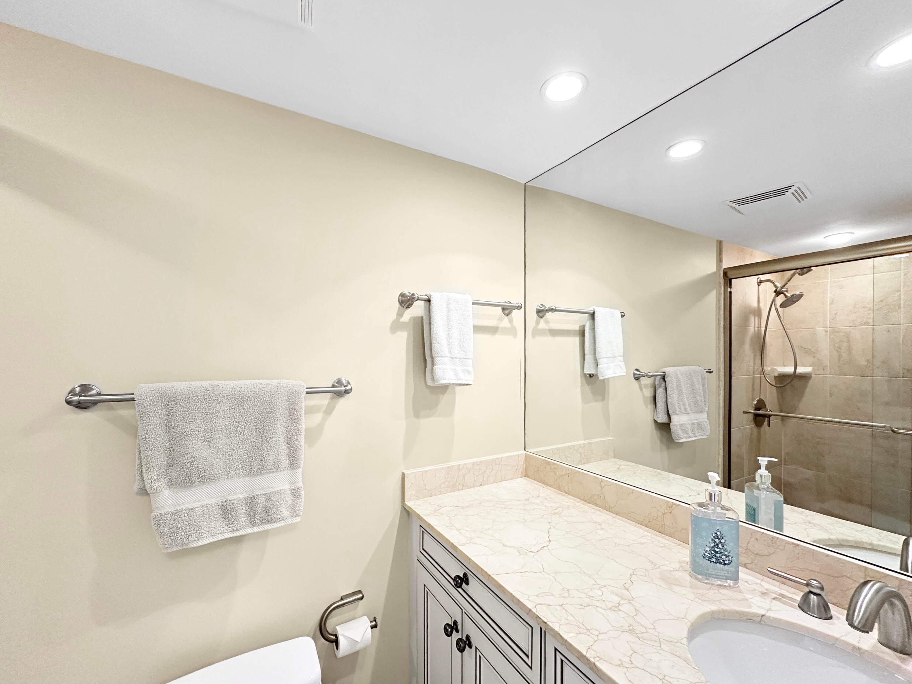 3000 N Ocean Drive 4f, Riviera Beach, FL 33404 — photo 14 of 56