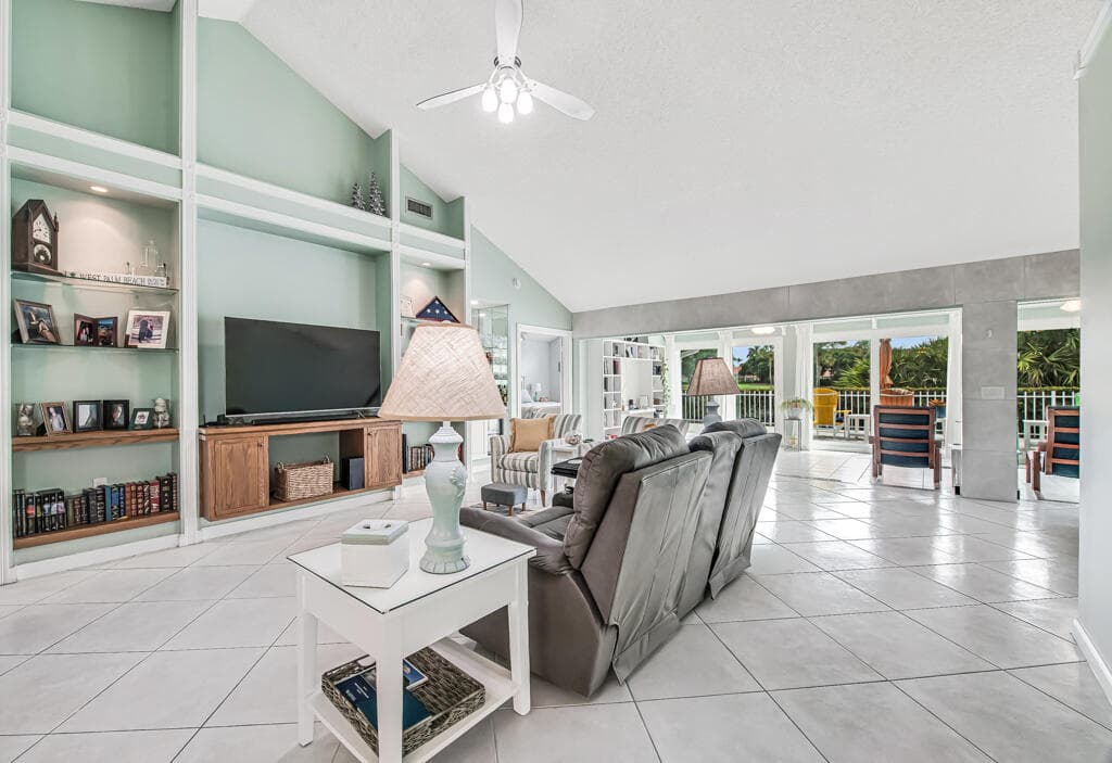 2390 Saratoga Bay Drive, West Palm Beach, FL 33409 — photo 7 of 58