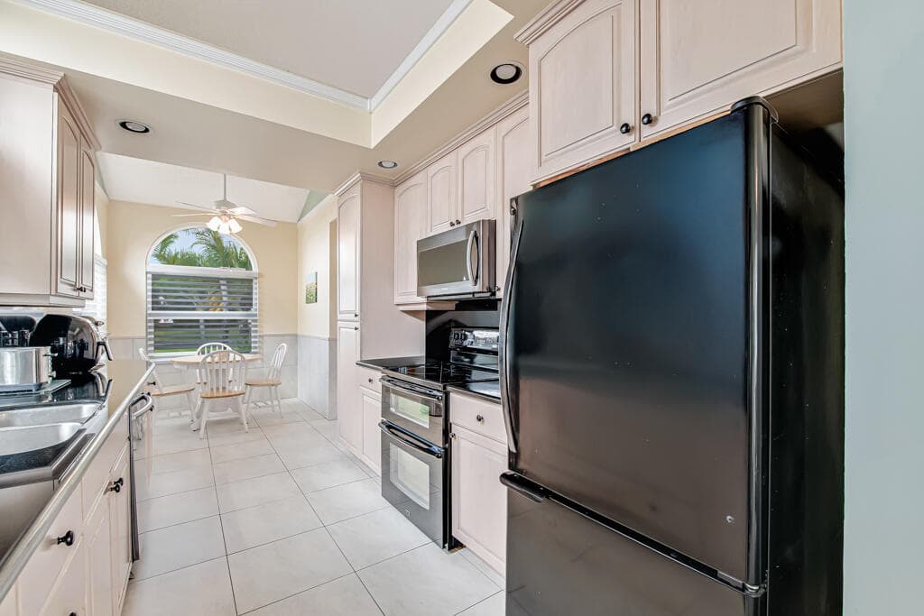 2390 Saratoga Bay Drive, West Palm Beach, FL 33409 — photo 17 of 58