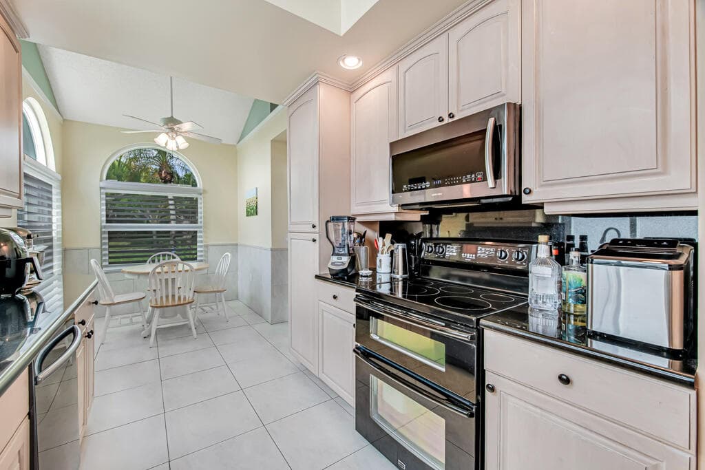 2390 Saratoga Bay Drive, West Palm Beach, FL 33409 — photo 18 of 58