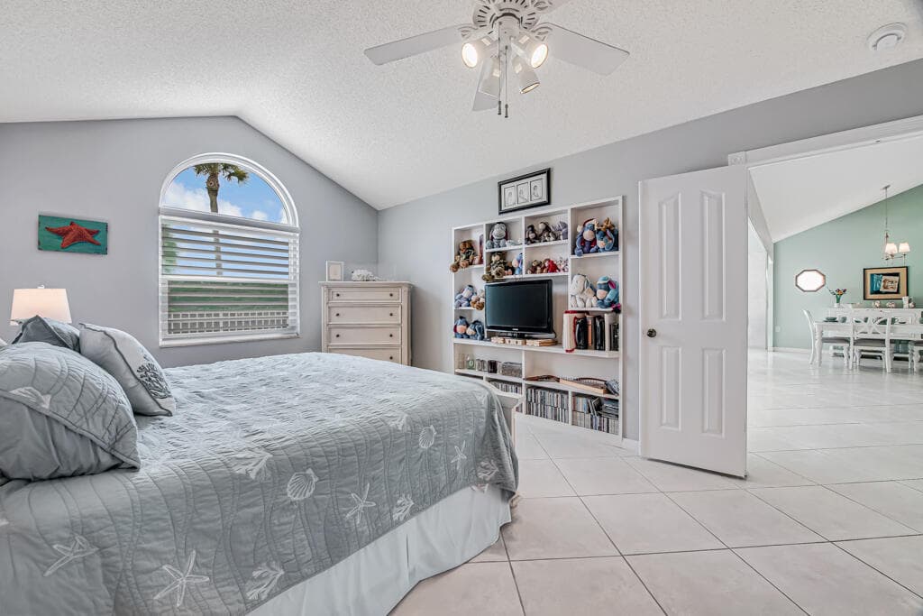 2390 Saratoga Bay Drive, West Palm Beach, FL 33409 — photo 23 of 58