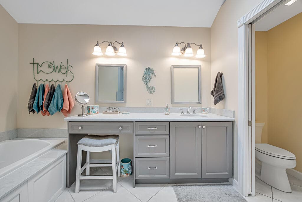 2390 Saratoga Bay Drive, West Palm Beach, FL 33409 — photo 29 of 58