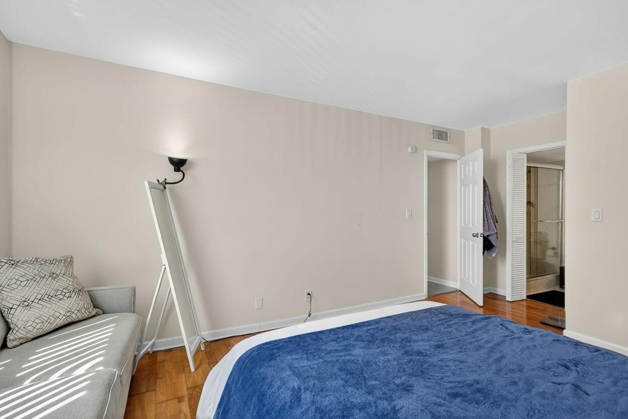 430 Golden Isles Drive 301, Hallandale Beach, FL 33009 — photo 19 of 39