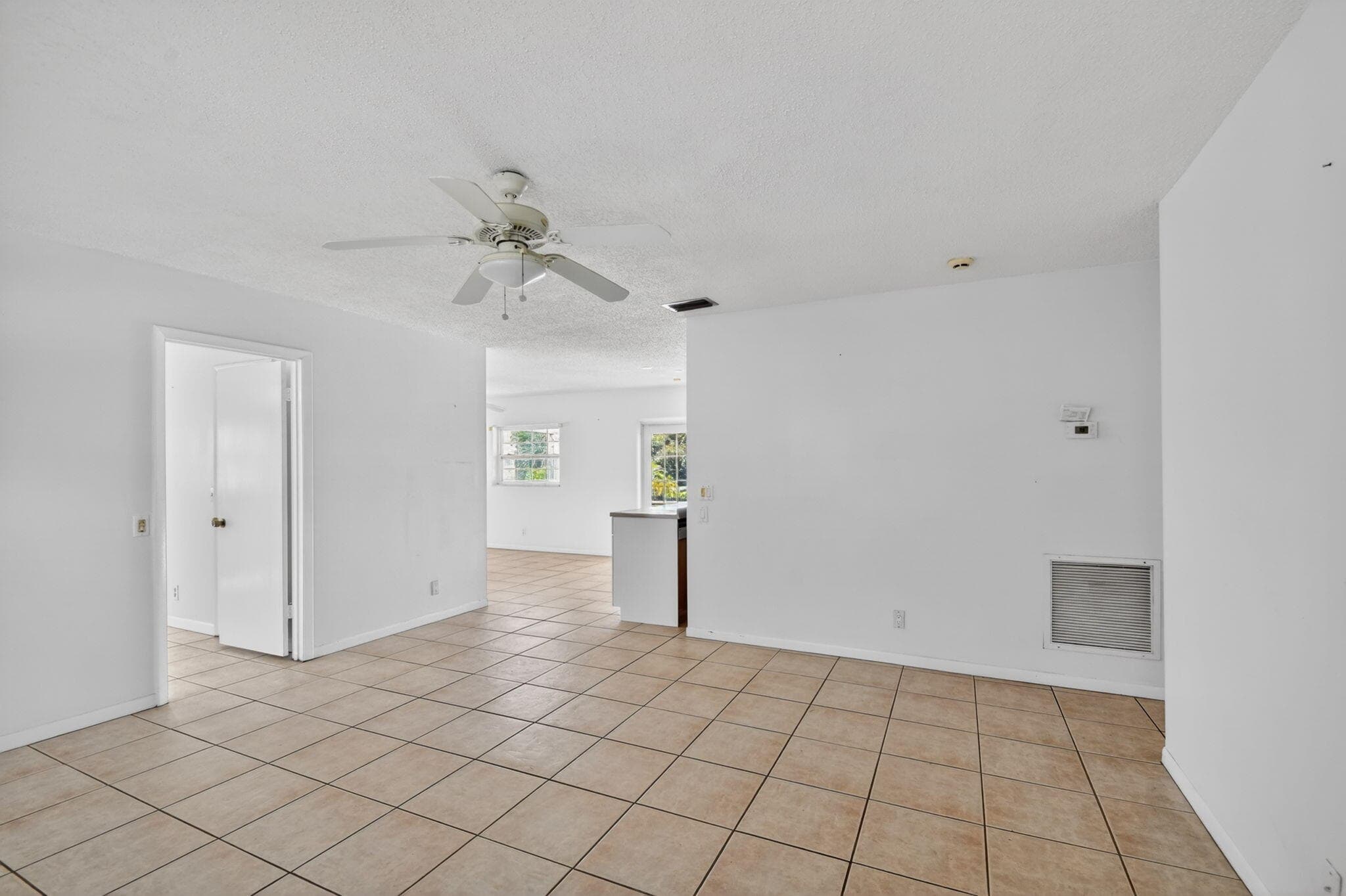 1006 SW 28th Avenue, Boynton Beach, FL 33426 — photo 7 of 76