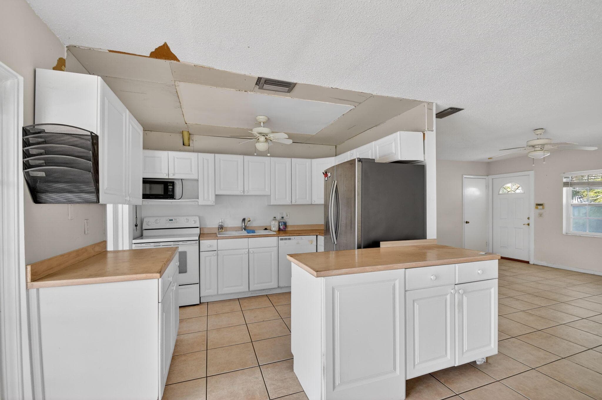 1006 SW 28th Avenue, Boynton Beach, FL 33426 — photo 13 of 76