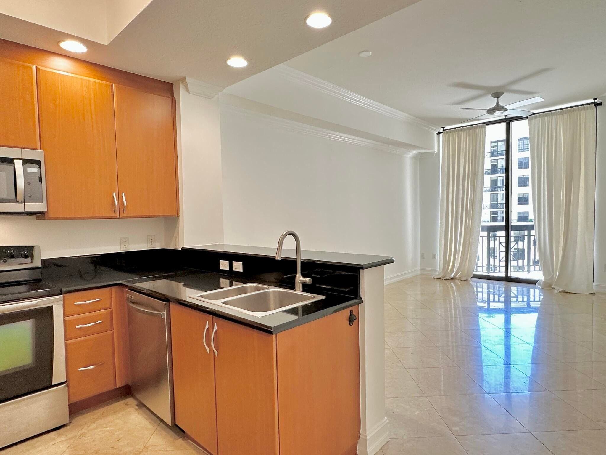 701 S Olive Avenue 1008, West Palm Beach, FL 33401 — photo 3 of 23