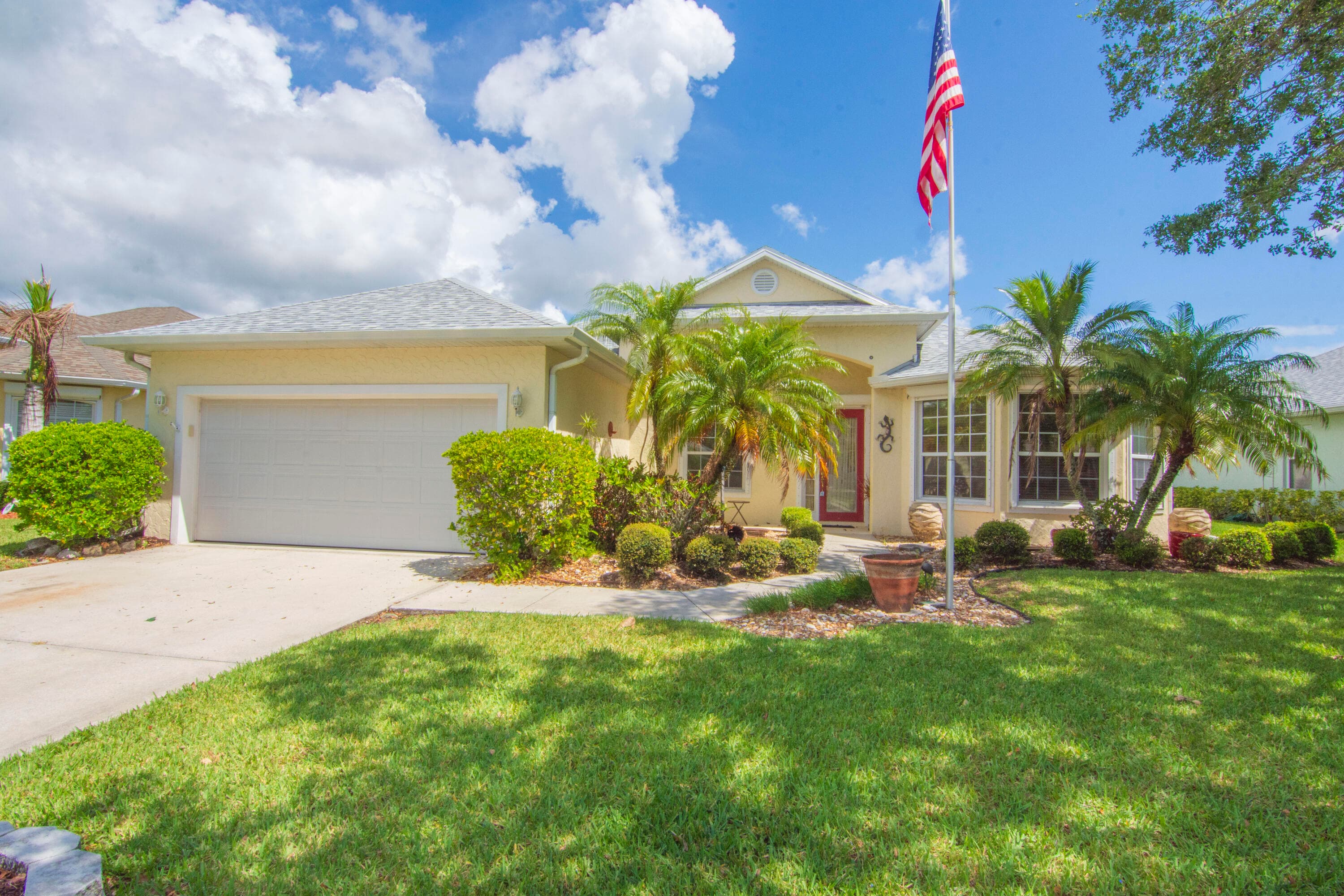 5370 E 1st Square SW, Vero Beach, FL 32968 — photo 1 of 42