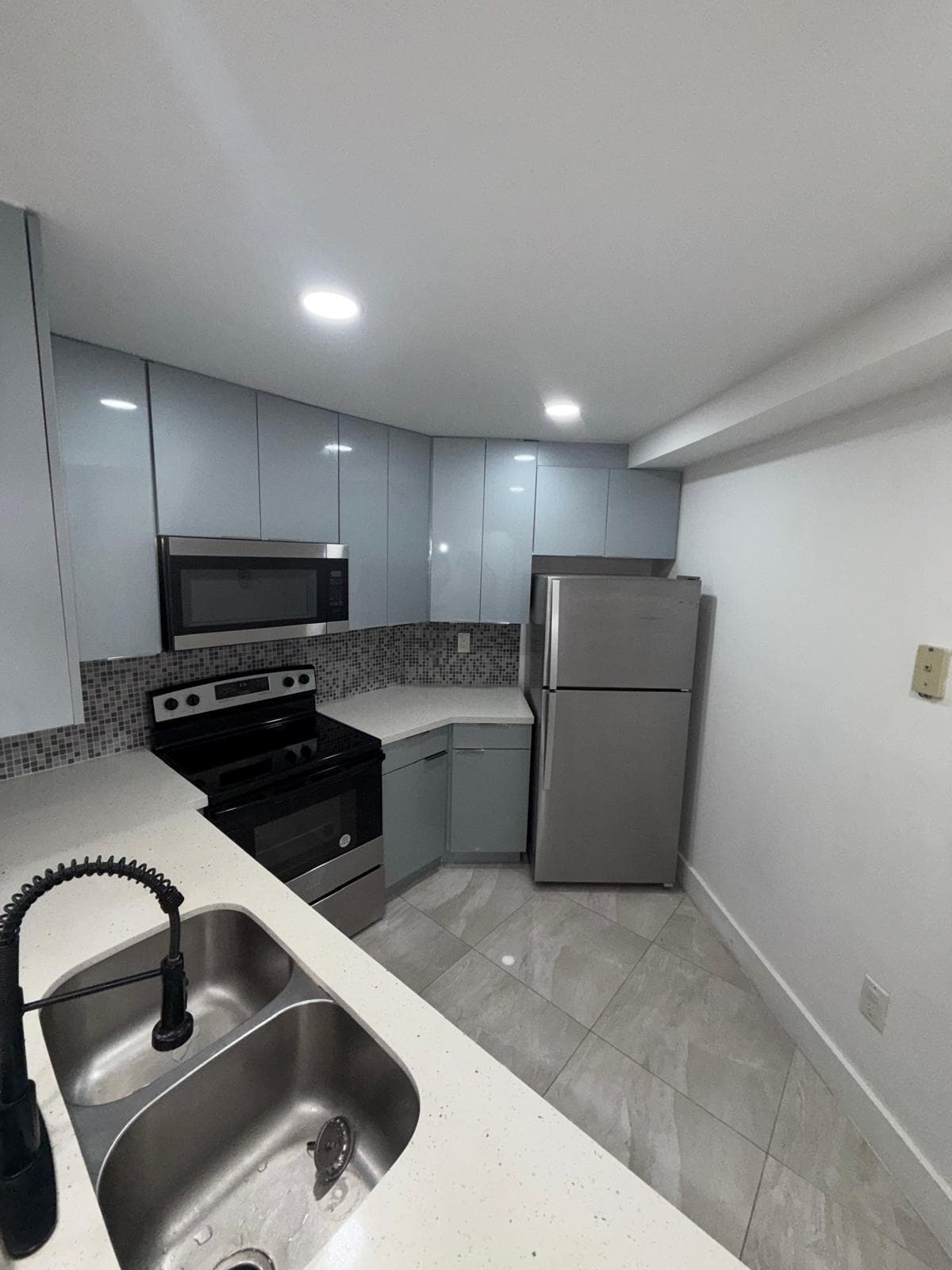 9405 Fontainebleau Boulevard 109, Miami, FL 33172 — photo 3 of 31