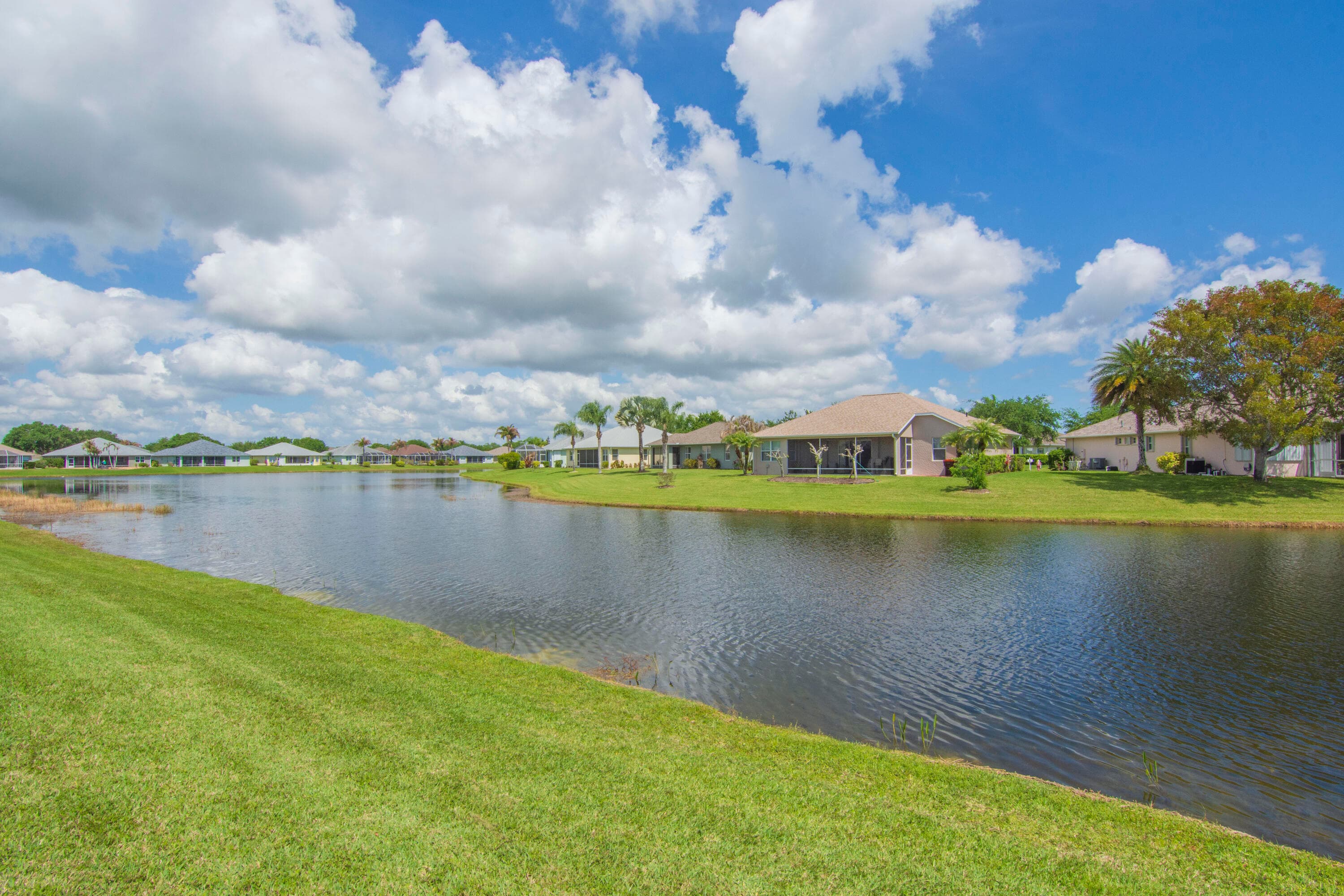5370 E 1st Square SW, Vero Beach, FL 32968 — photo 9 of 42