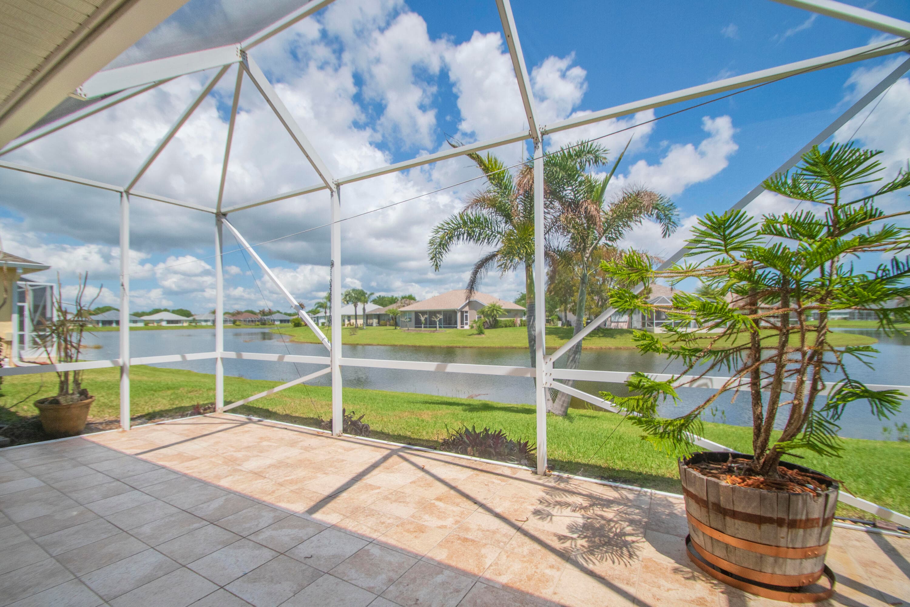 5370 E 1st Square SW, Vero Beach, FL 32968 — photo 11 of 42