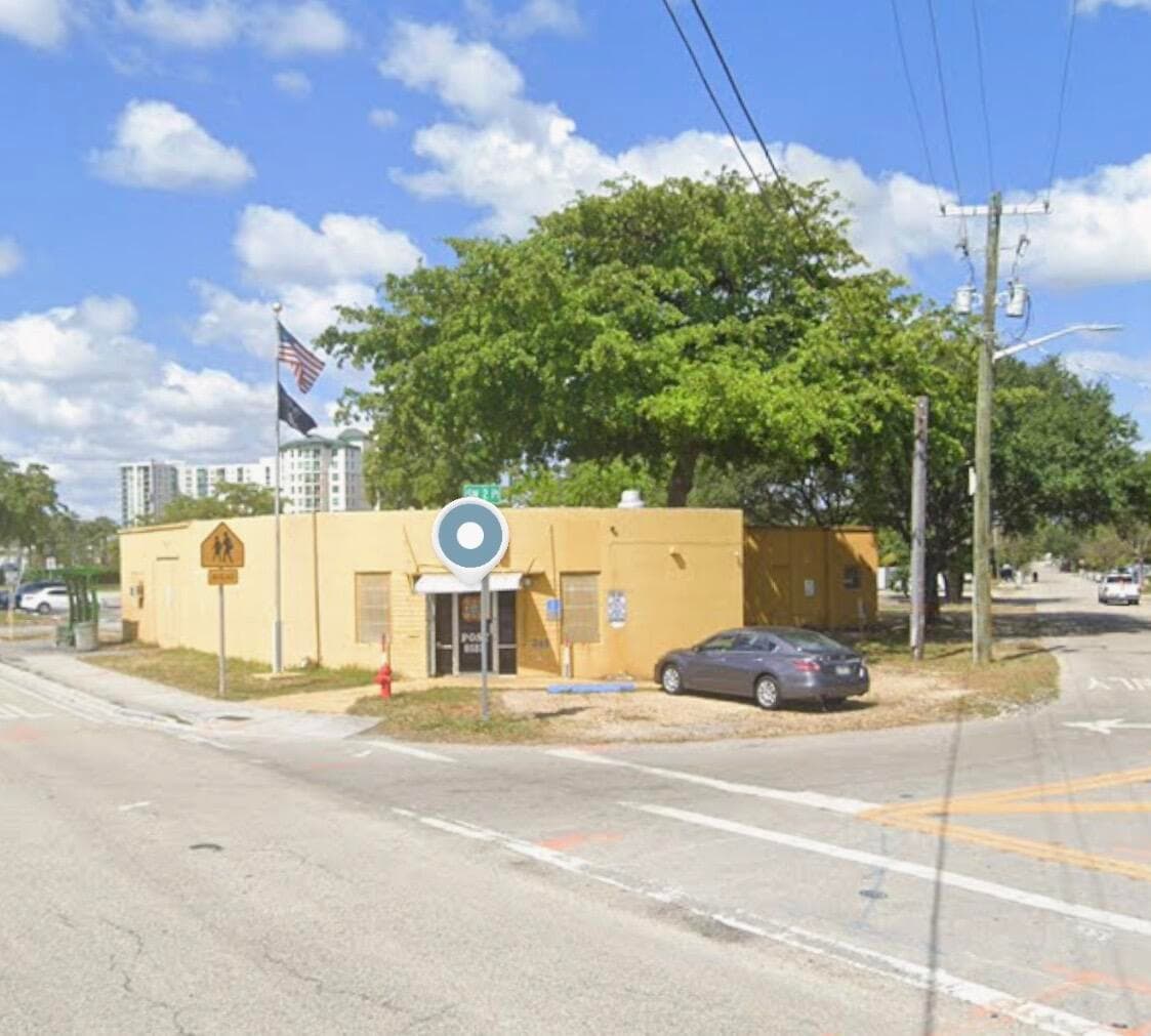 243 S Dixie Hwy Highway W, Pompano Beach, FL — photo 1 of 1