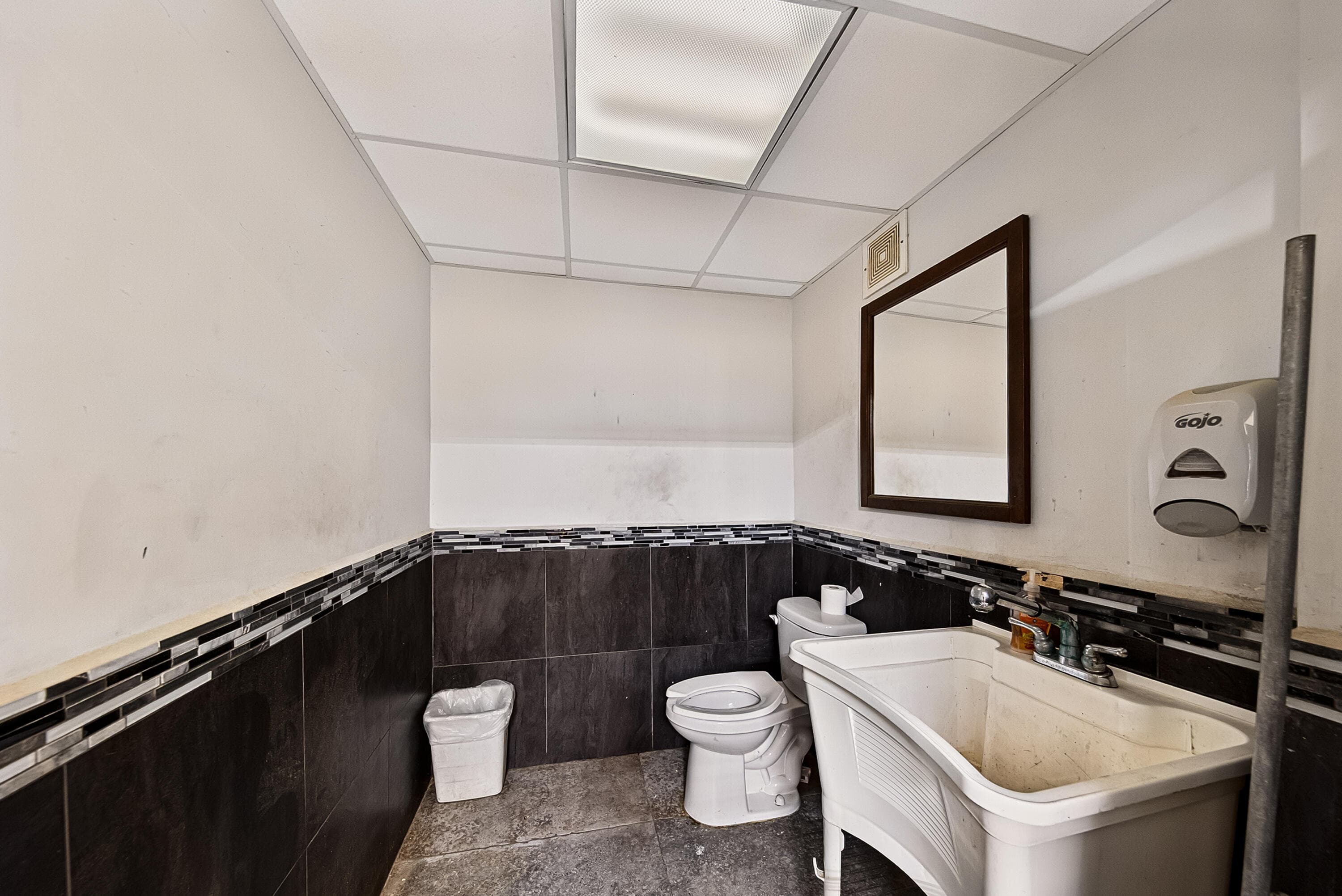 936 NW 1st Street, Fort Lauderdale, FL 33311 — photo 14 of 65