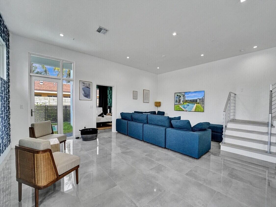1220 NE 15th Avenue, Fort Lauderdale, FL 33304 — photo 18 of 36