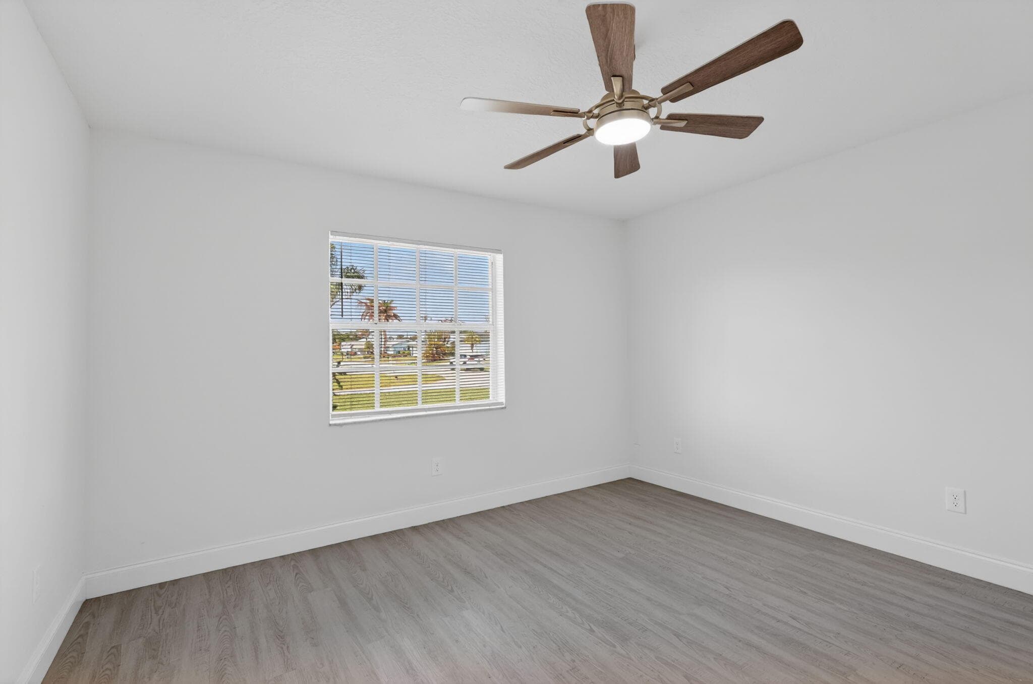 124 SE Eyerly Avenue, Port St. Lucie, FL 34983 — photo 14 of 23
