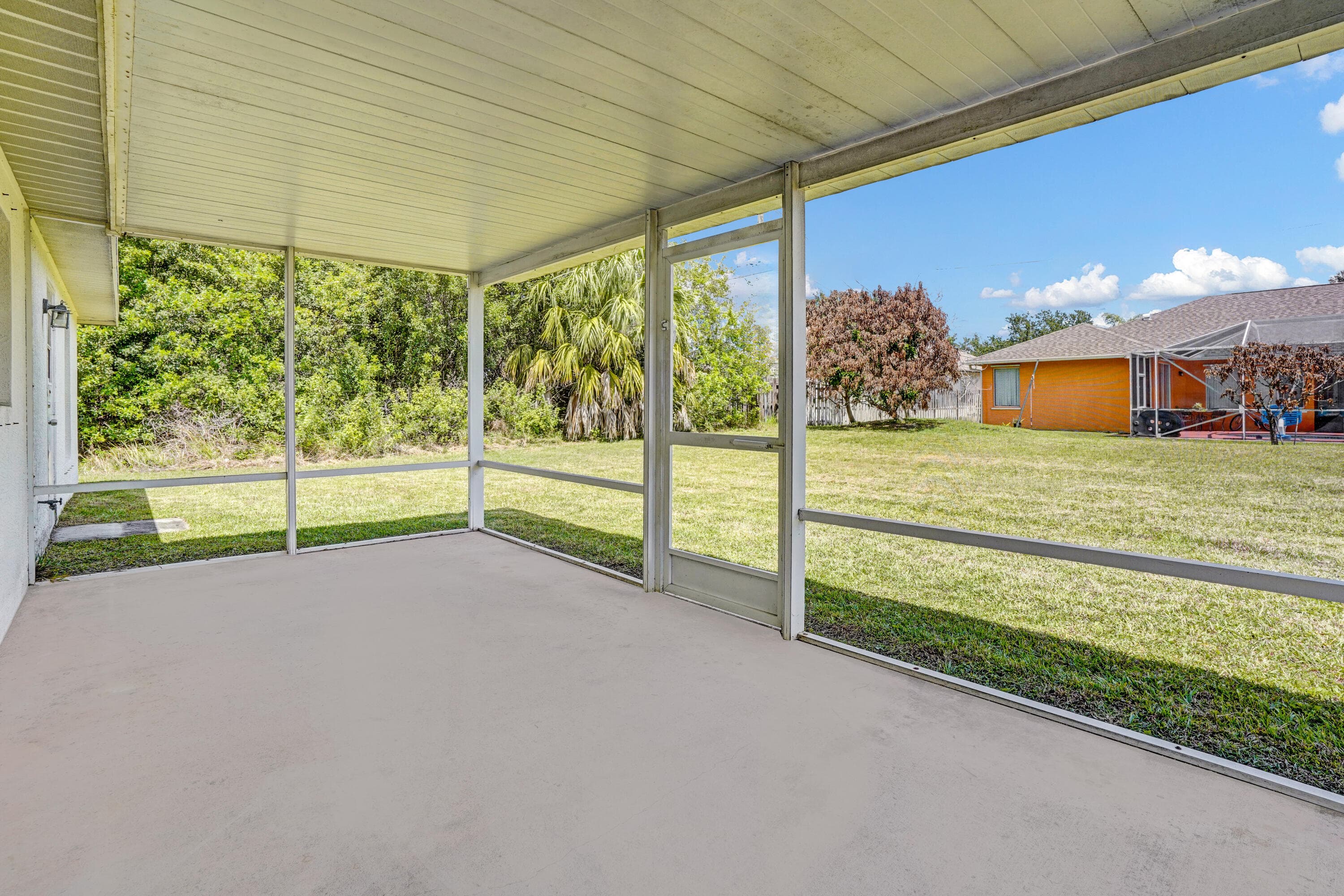 2125 SW Salvatierra Boulevard, Port St. Lucie, FL 34987 — photo 9 of 27