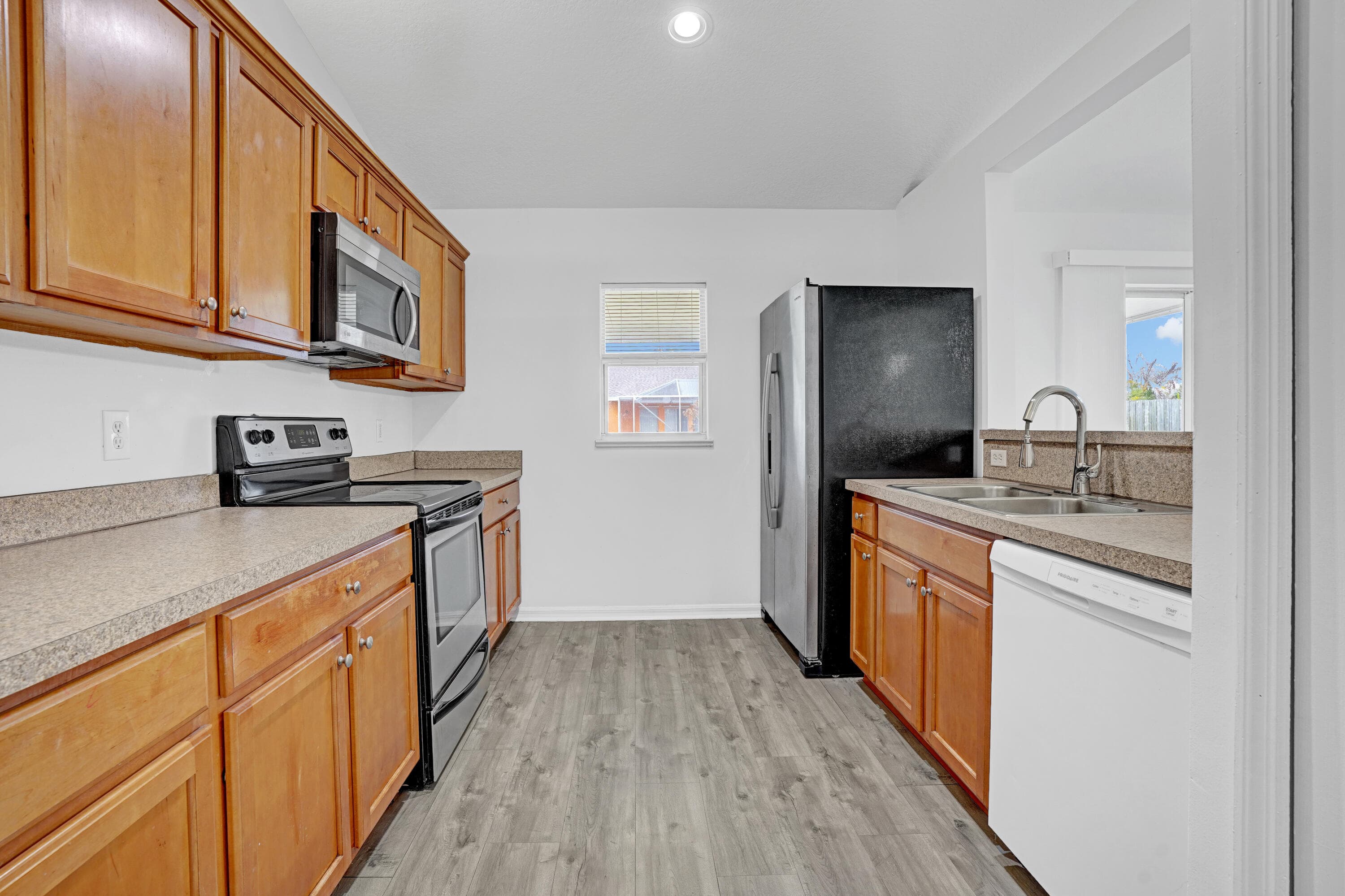 2125 SW Salvatierra Boulevard, Port St. Lucie, FL 34987 — photo 15 of 27