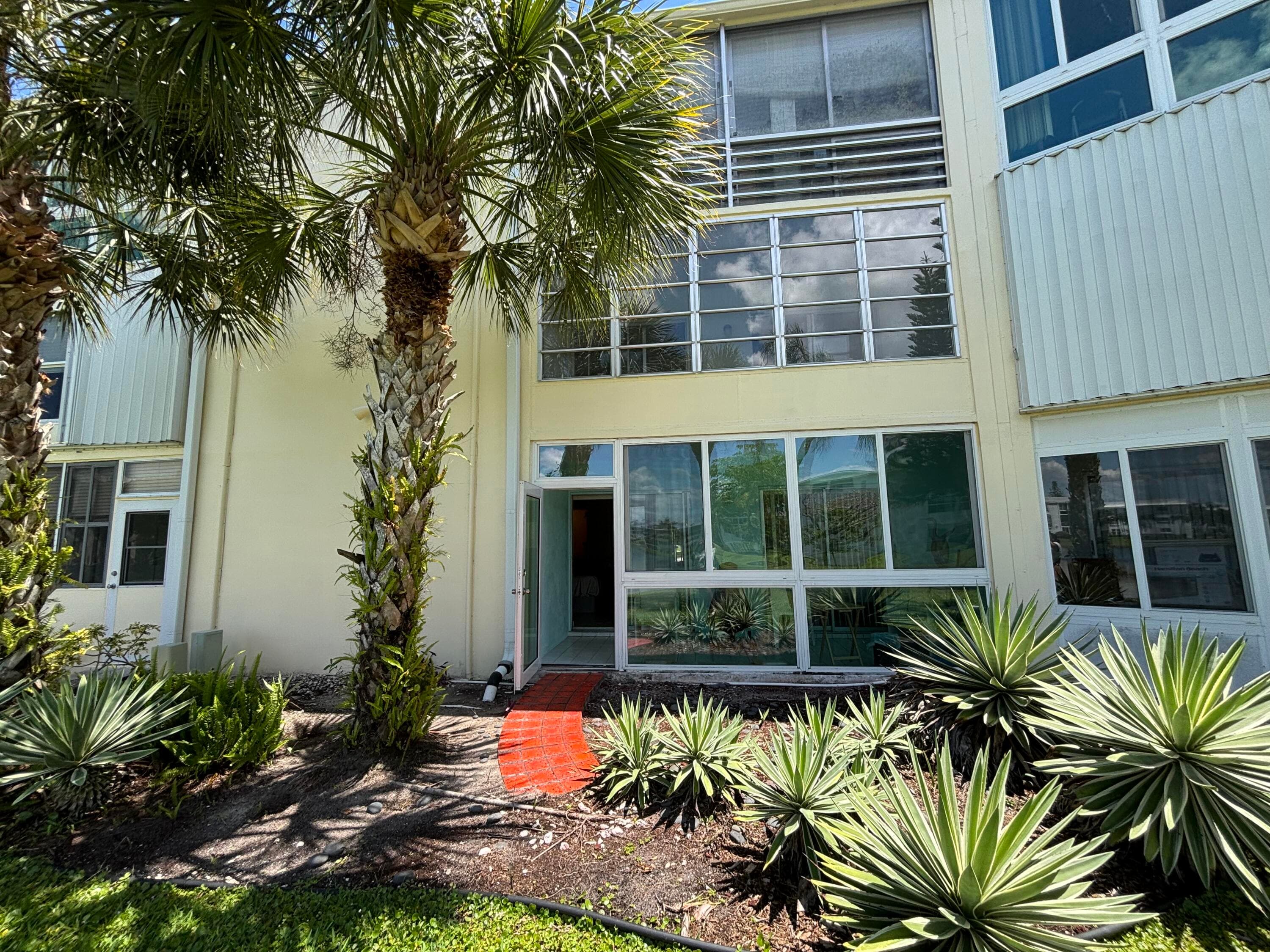105 E Wellington 105, West Palm Beach, FL 33417 — photo 7 of 8