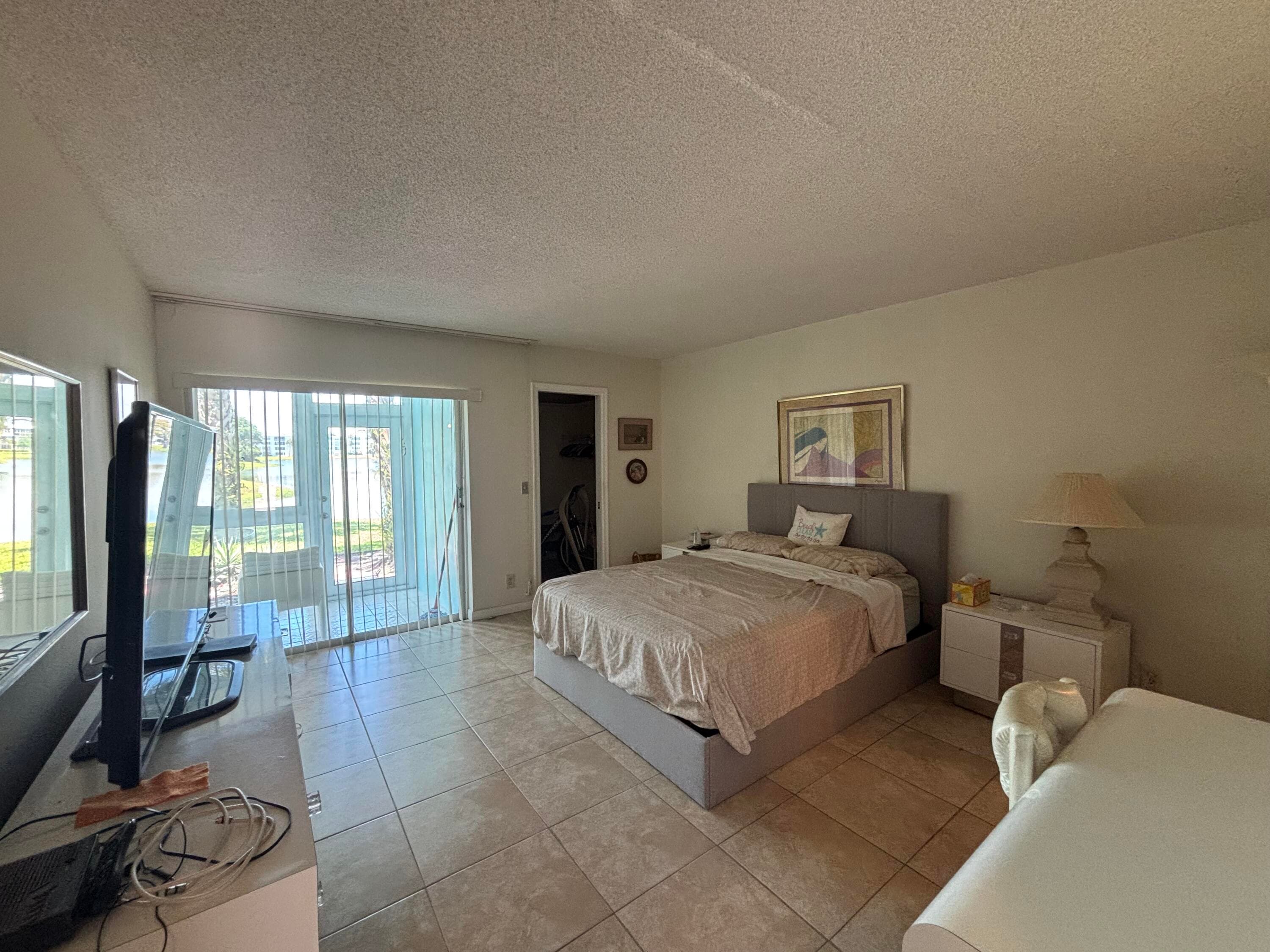 105 E Wellington 105, West Palm Beach, FL 33417 — photo 3 of 8