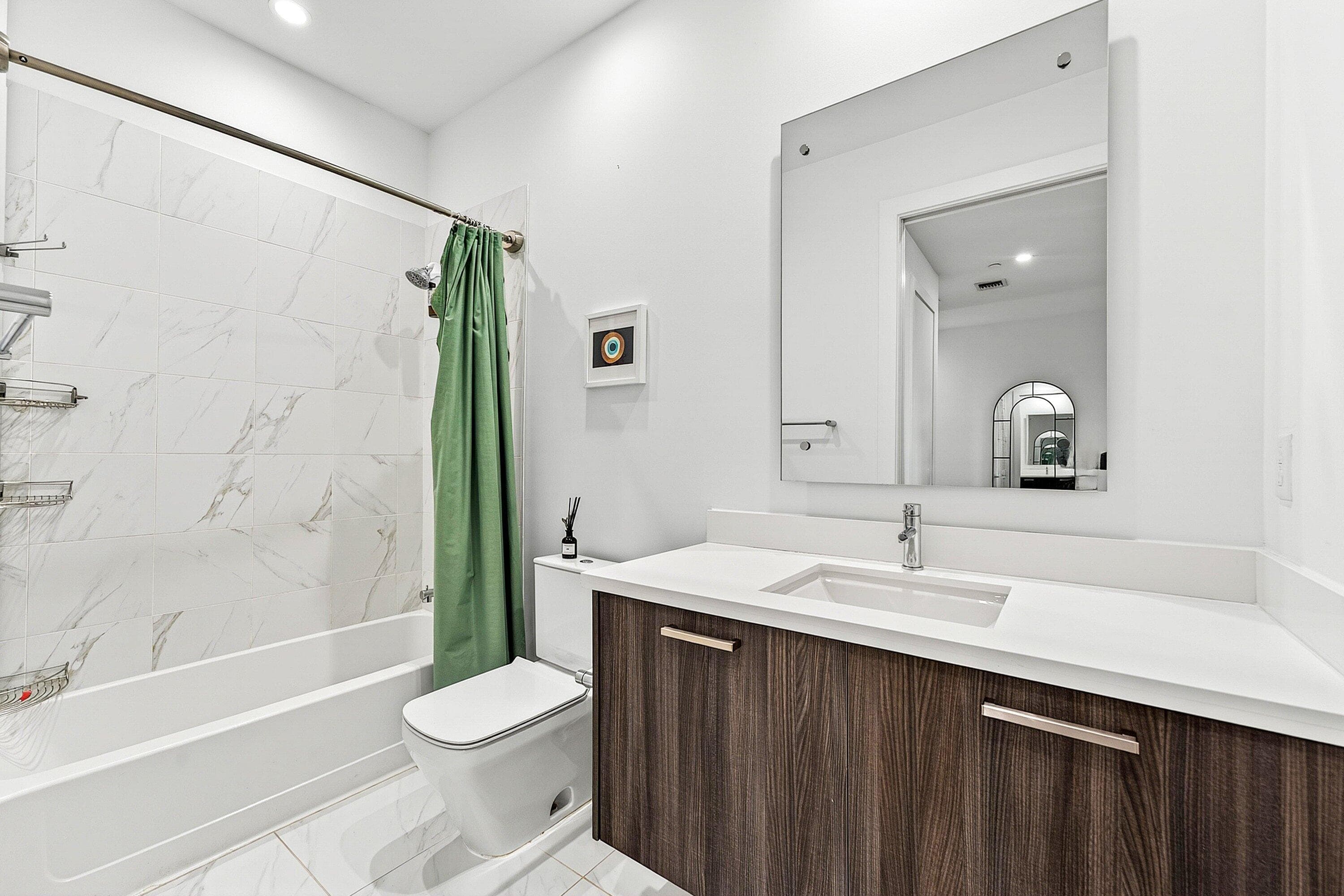 1034 NE 18th Avenue 102, Fort Lauderdale, FL 33304 — photo 17 of 27