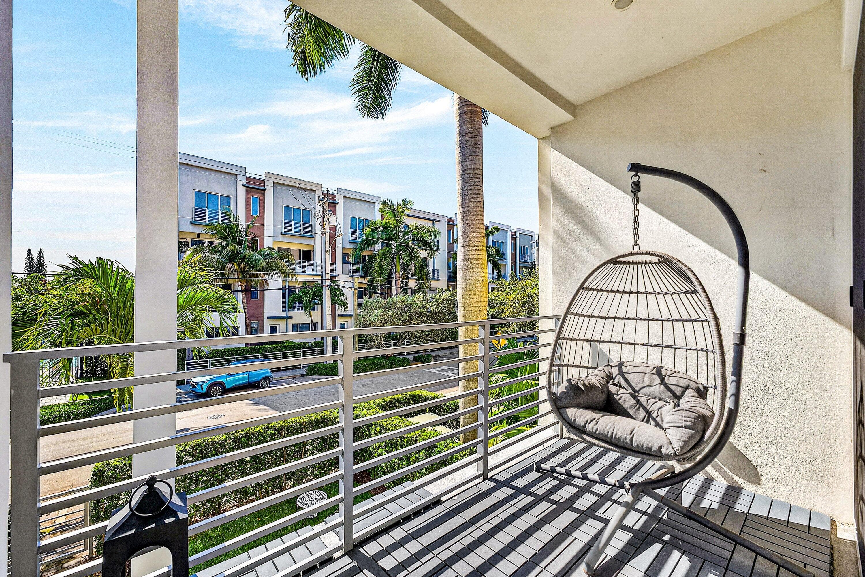 1034 NE 18th Avenue 102, Fort Lauderdale, FL 33304 — photo 18 of 27
