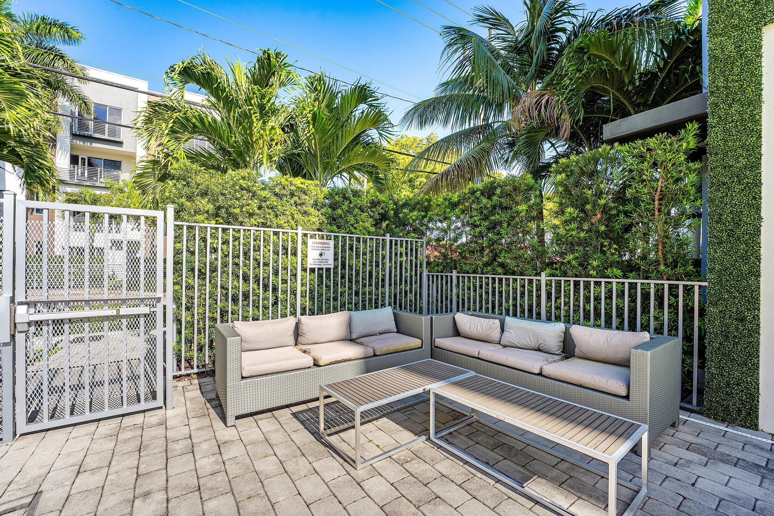 1034 NE 18th Avenue 102, Fort Lauderdale, FL 33304 — photo 24 of 27