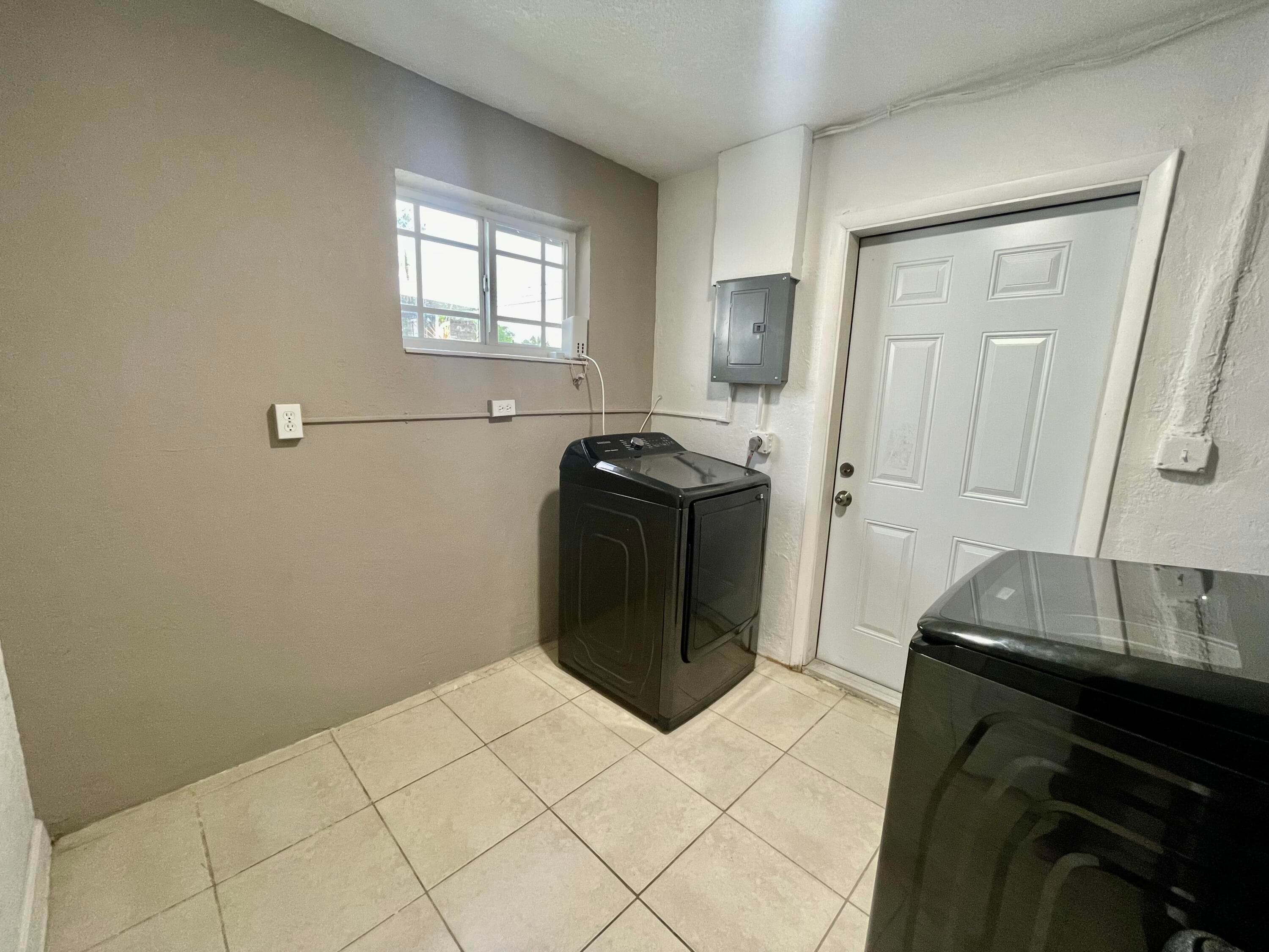 7661 Farragut Street, Hollywood, FL 33024 — photo 39 of 47