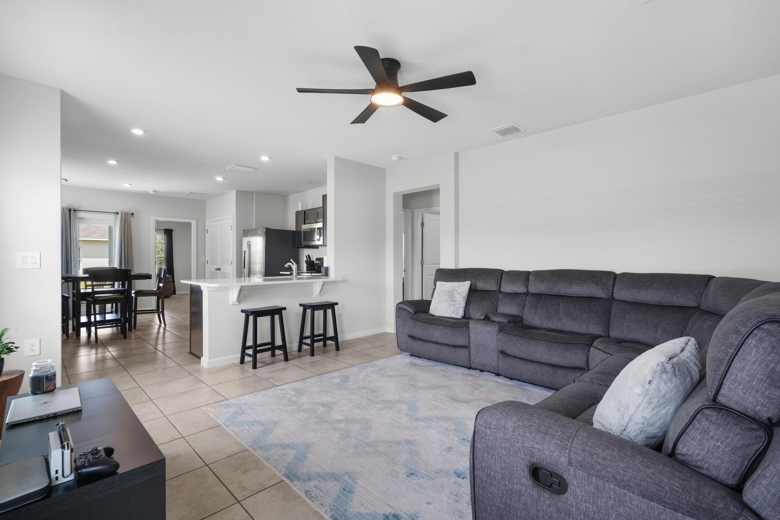 521 Cherimoya Street, Fort Pierce, FL 34981 — photo 11 of 48