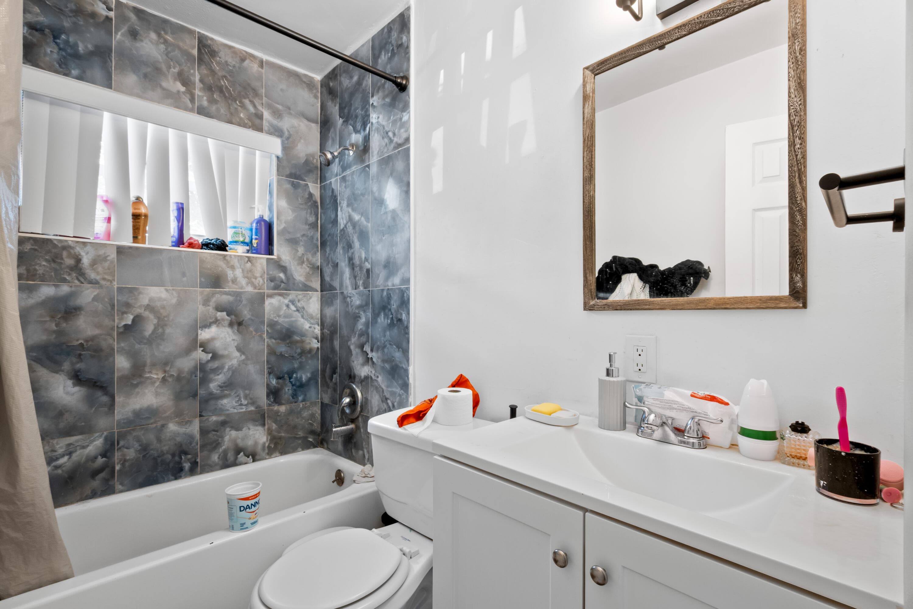 426 NE 166th Street 2, North Miami Beach, FL 33162 — photo 11 of 37