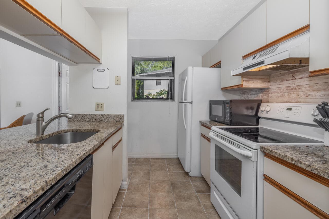 6537 SE Federal Highway 101, Stuart, FL 34997 — photo 11 of 22