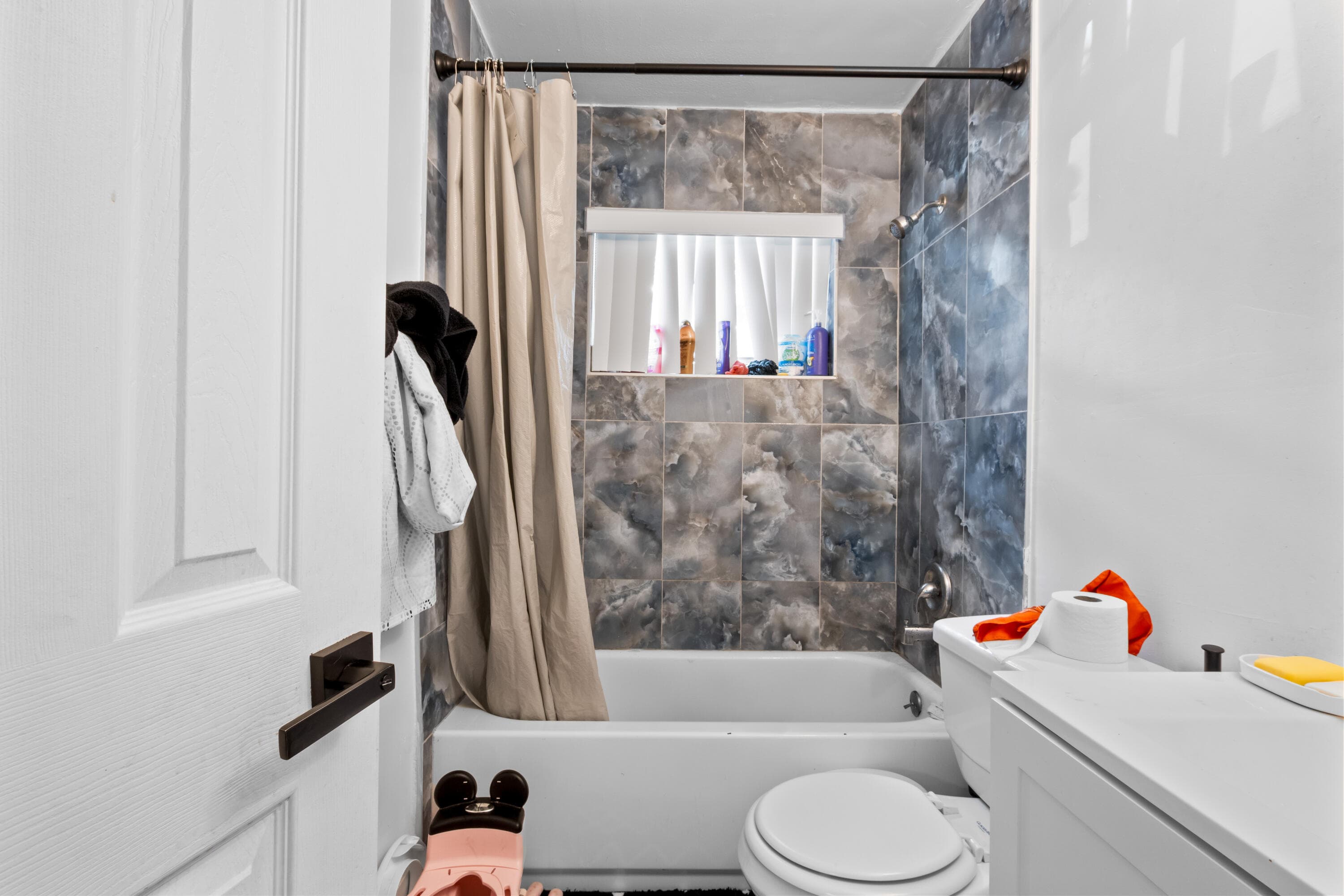 426 NE 166th Street 2, North Miami Beach, FL 33162 — photo 12 of 37