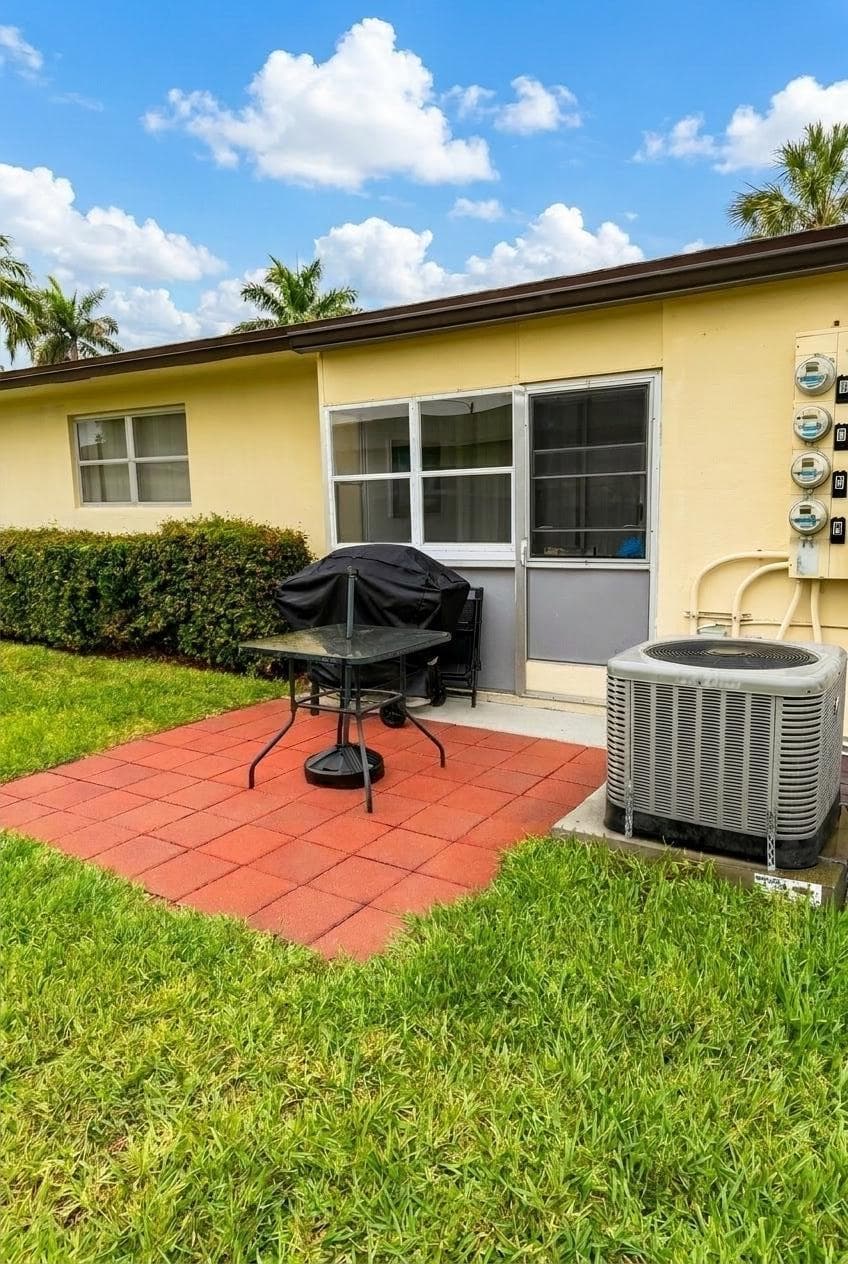 2898 Ashley Dr Drive E C, West Palm Beach, FL 33415 — photo 16 of 17