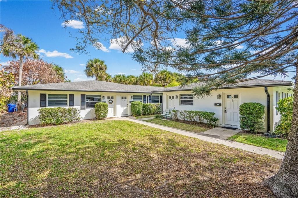 919 Turtle Cove Lane, Vero Beach, FL 32963 — photo 1 of 12