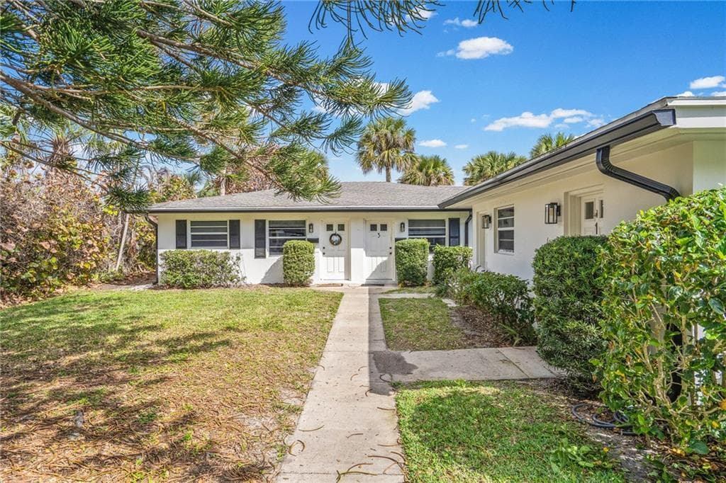 919 Turtle Cove Lane, Vero Beach, FL 32963 — photo 11 of 12