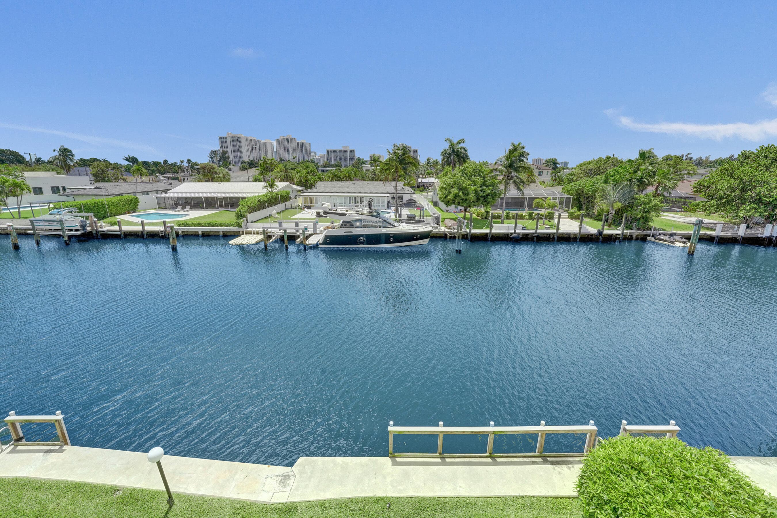 455 Paradise Isle Boulevard 305, Hallandale Beach, FL 33009 — photo 25 of 30