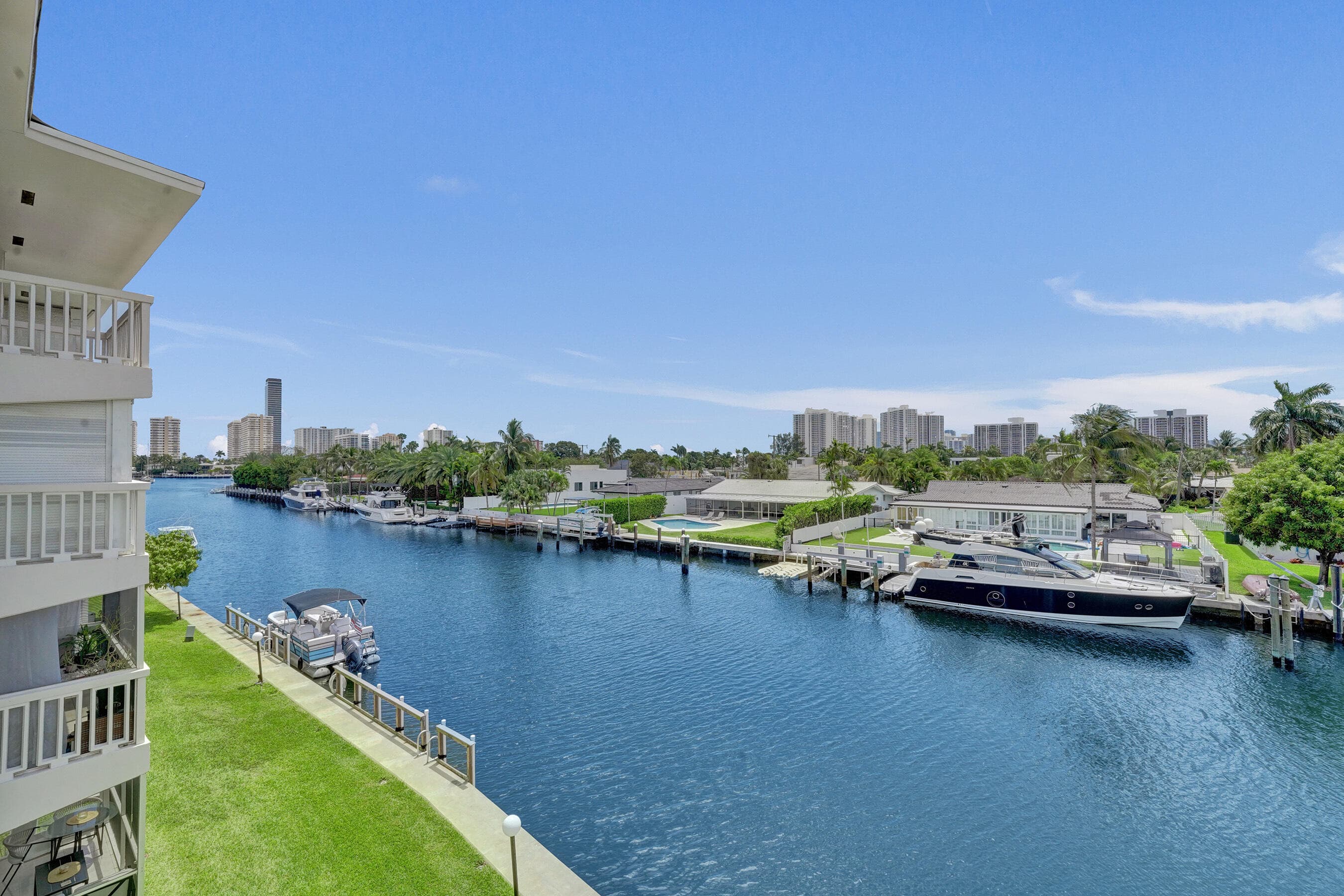 455 Paradise Isle Boulevard 305, Hallandale Beach, FL 33009 — photo 23 of 30