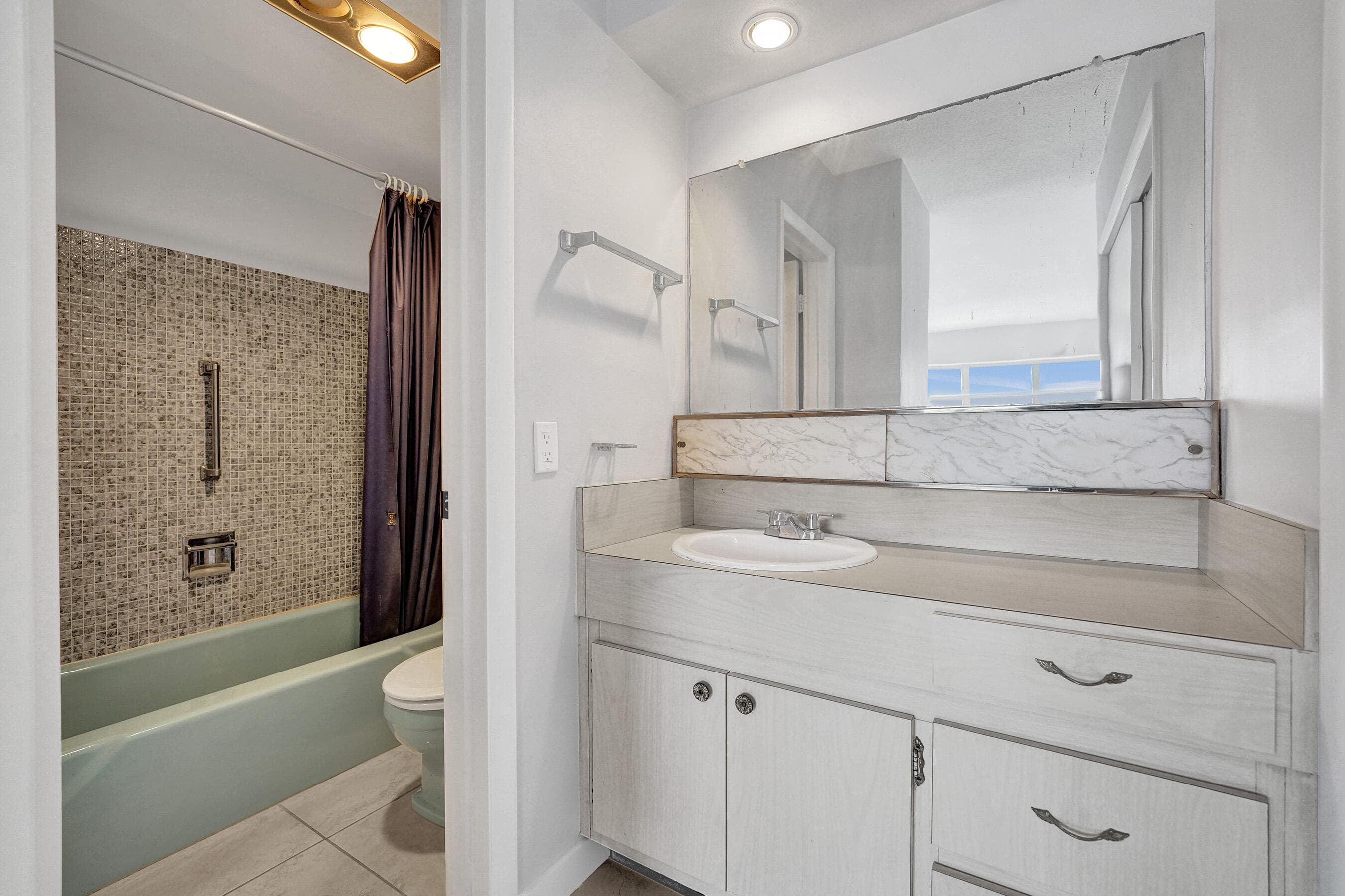 455 Paradise Isle Boulevard 305, Hallandale Beach, FL 33009 — photo 19 of 30