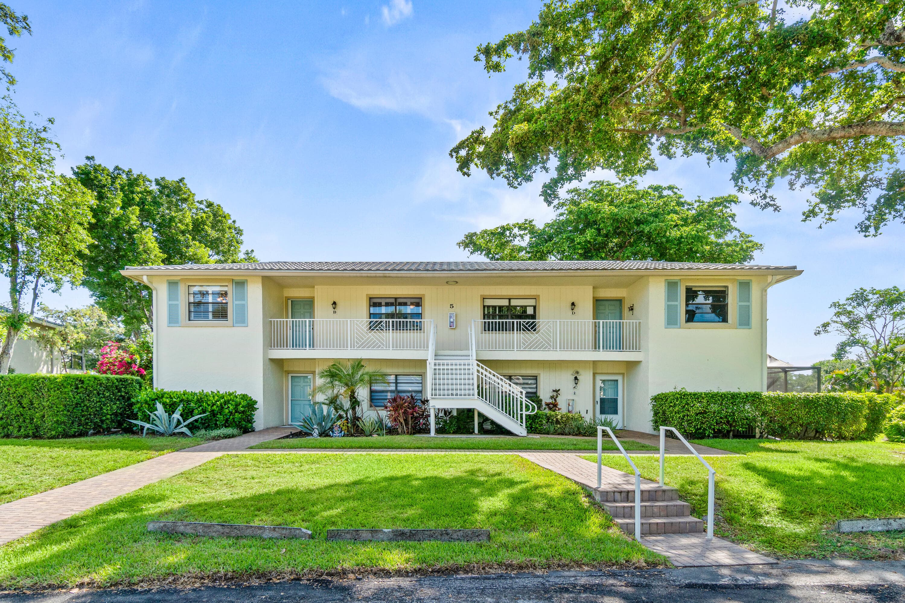 5 Westgate Lane B, Boynton Beach, FL 33436 — photo 1 of 58