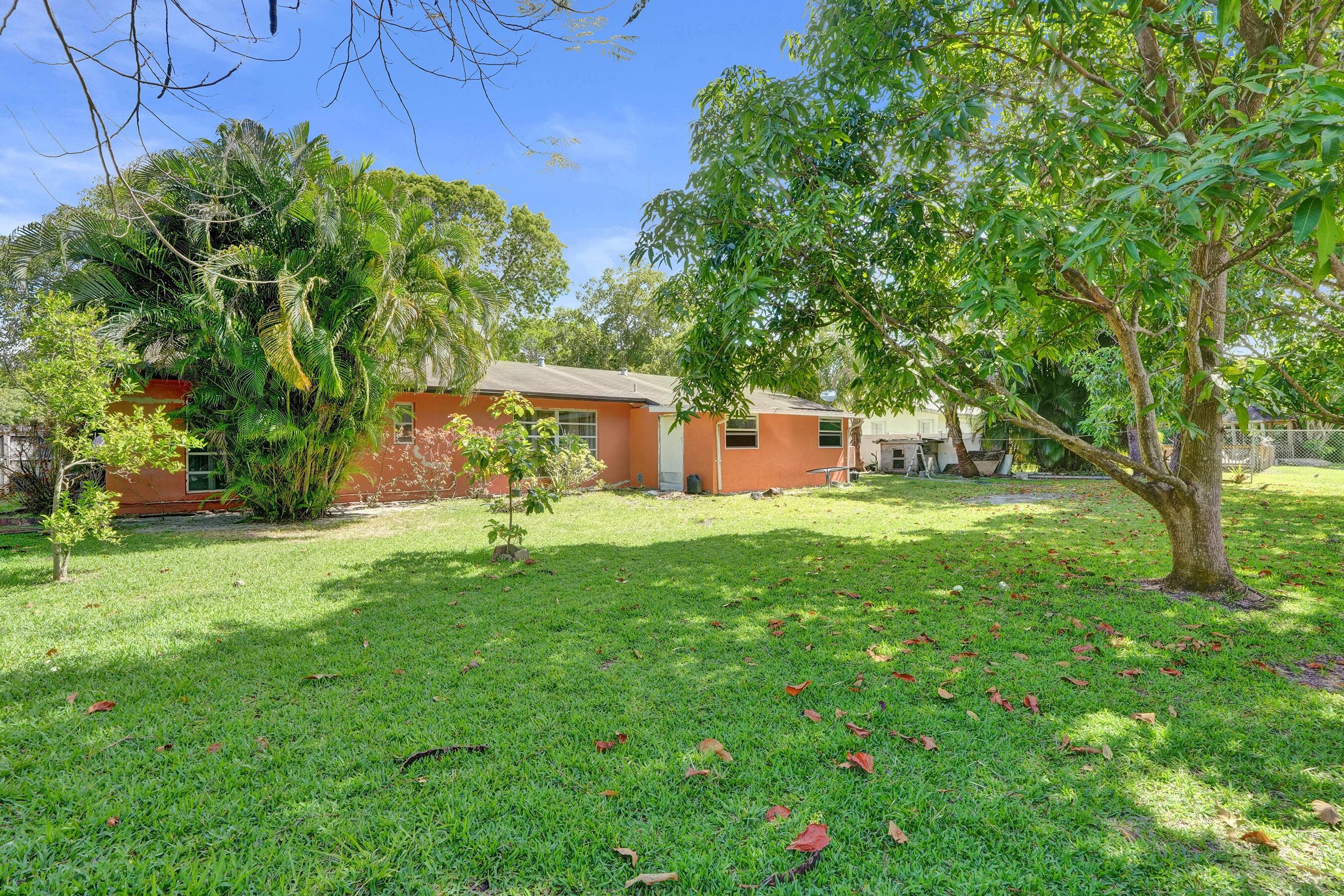6540 SW 7th Street, Margate, FL 33068 — photo 4 of 38