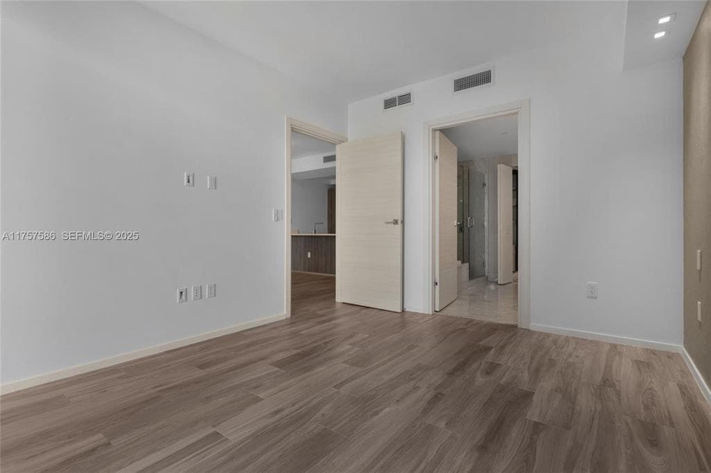 801 S Miami Avenue 2508, Miami, FL 33131 — photo 9 of 25