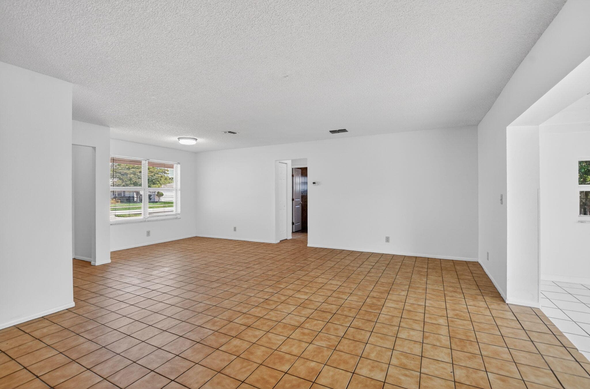 19486 Delaware Circle, Boca Raton, FL 33434 — photo 8 of 46