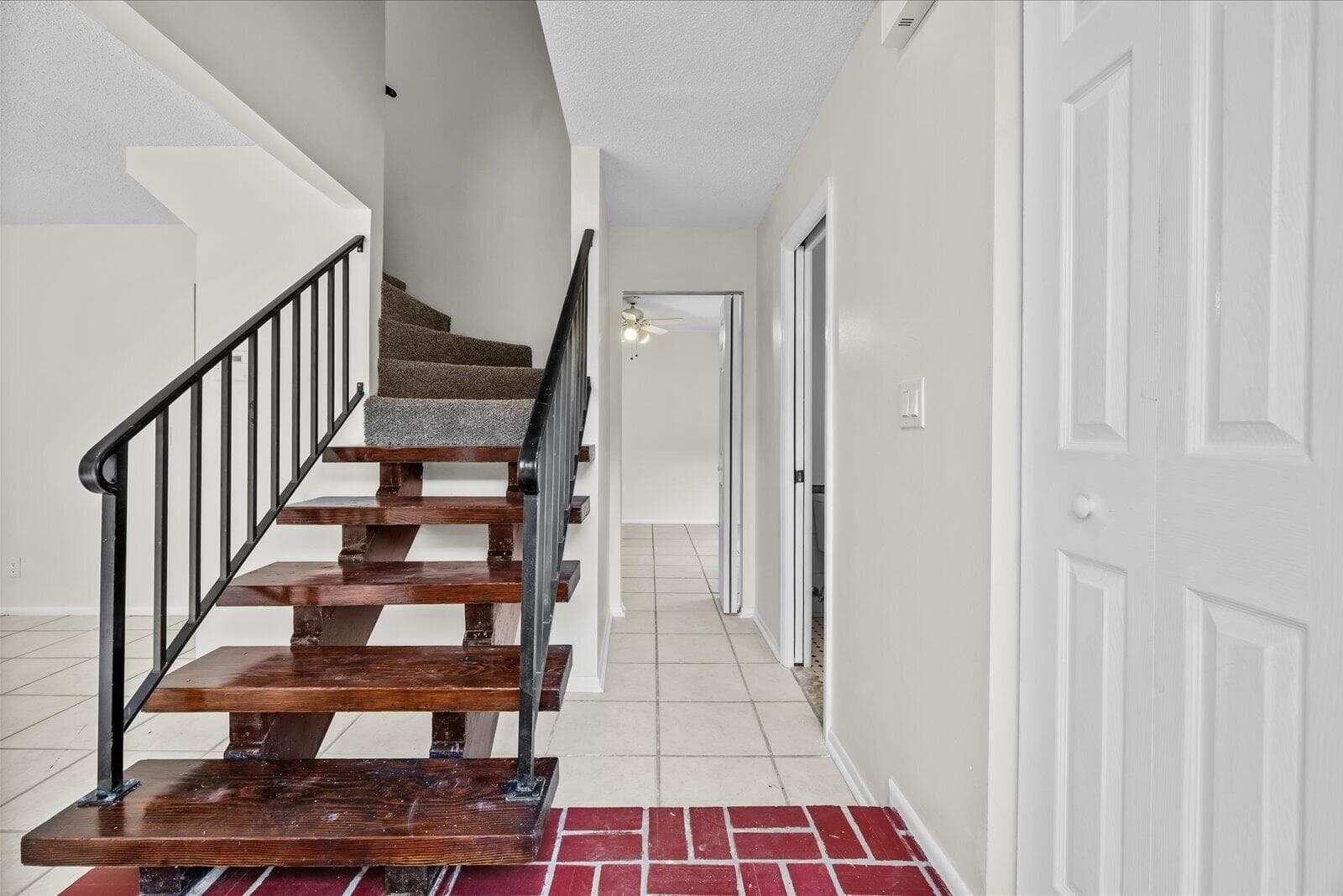 3548 Gardens East Drive B, Palm Beach Gardens, FL 33410 — photo 5 of 31
