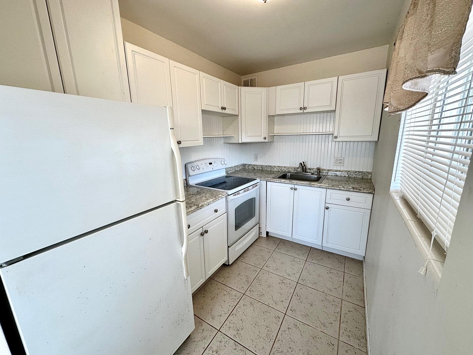 2880 Lake Osborne Drive 210, Lake Worth Beach, FL 33461 — photo 4 of 22