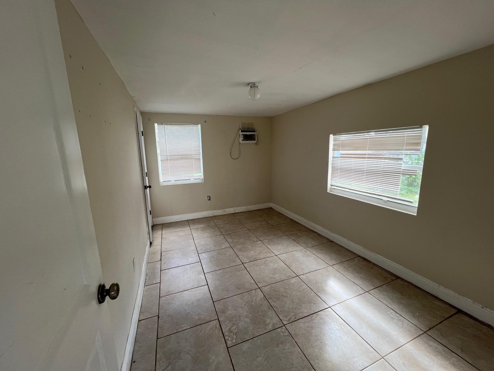 8269 NW 1st Place 2, Miami, FL 33150 — photo 4 of 9