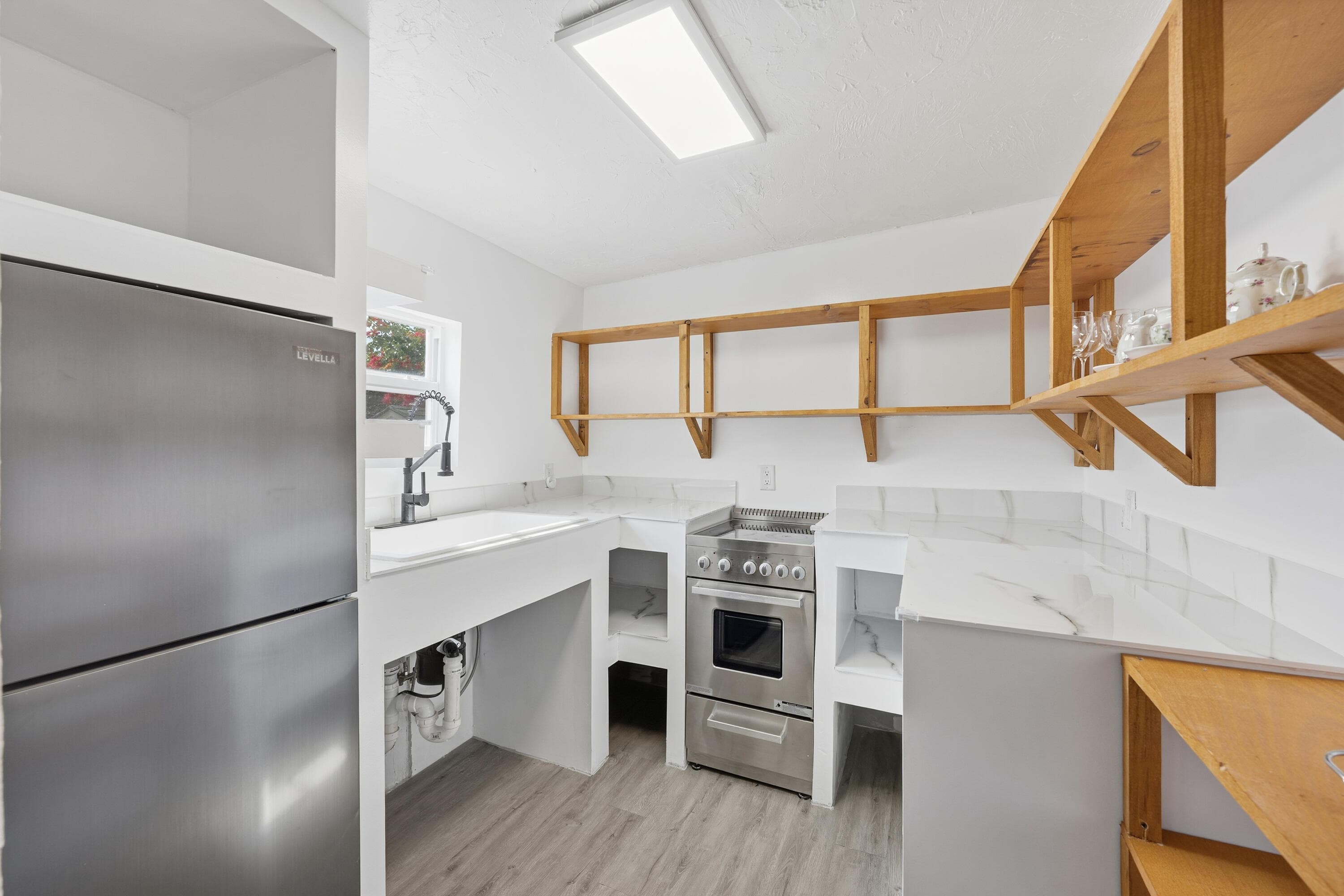 308 SW 1st Street, Delray Beach, FL 33444 — photo 9 of 26