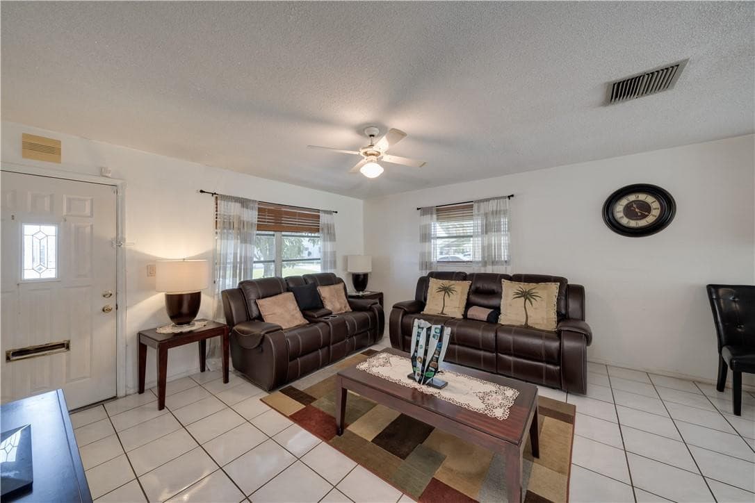 4401 NW 47th Street, Tamarac, FL 33319 — photo 8 of 37