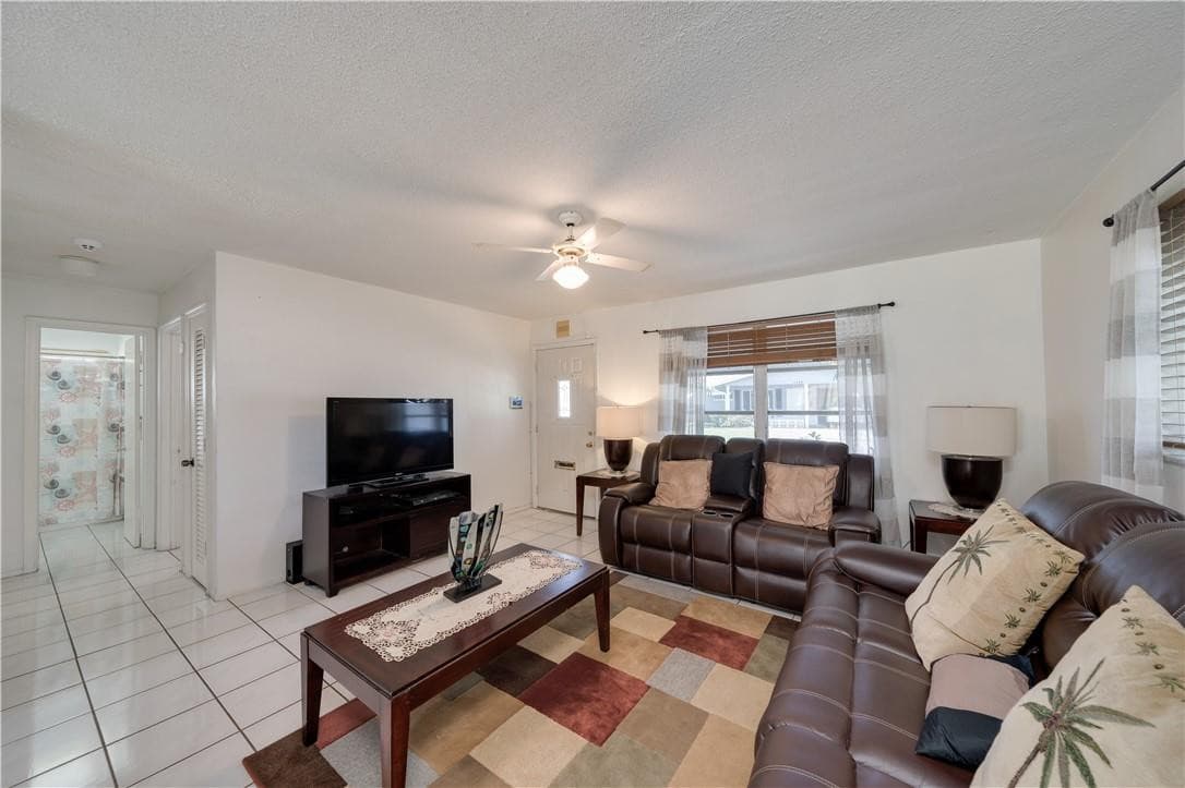 4401 NW 47th Street, Tamarac, FL 33319 — photo 9 of 37