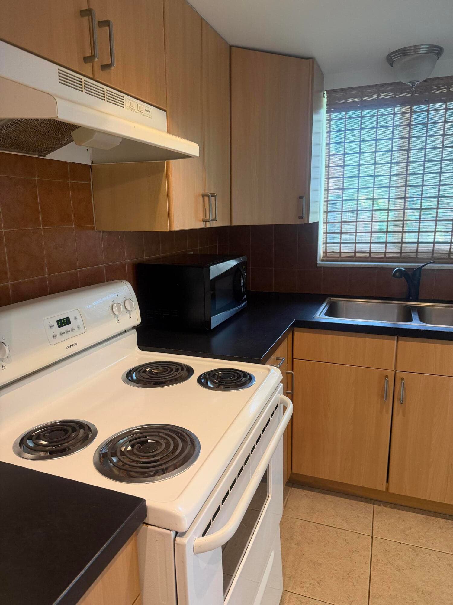 1151 NE 26th Avenue, Pompano Beach, FL 33062 — photo 28 of 44