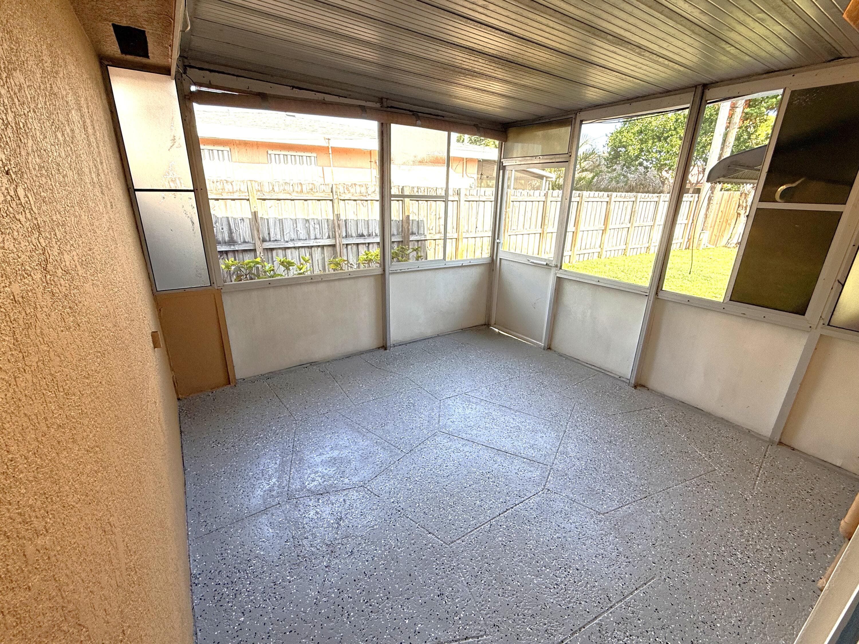 551 SE 15th Street W, Pompano Beach, FL 33062 — photo 9 of 12