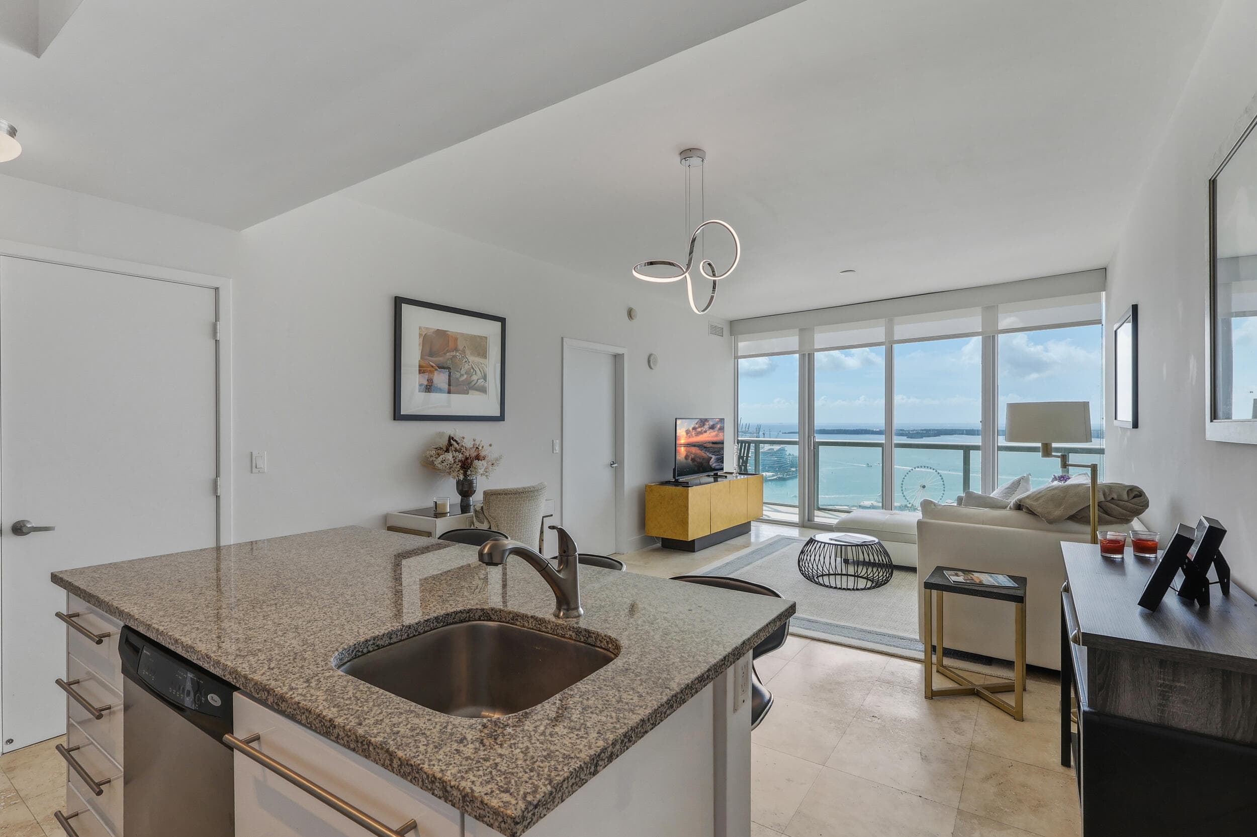 888 Biscayne Boulevard 3702, Miami, FL 33132 — photo 7 of 37